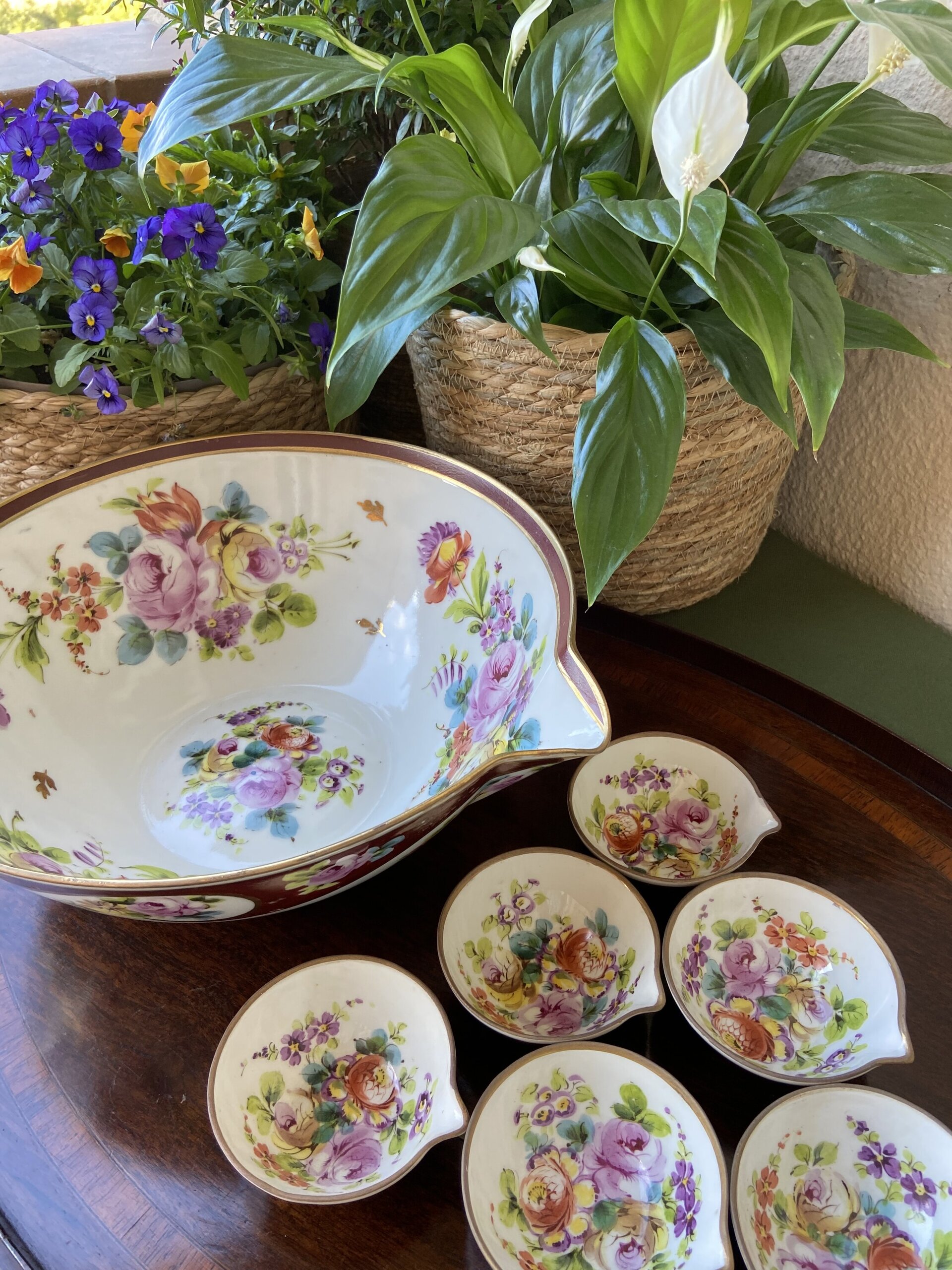 Bol y 6 boles pequeños en porcelana alemana "Meissen". - 6