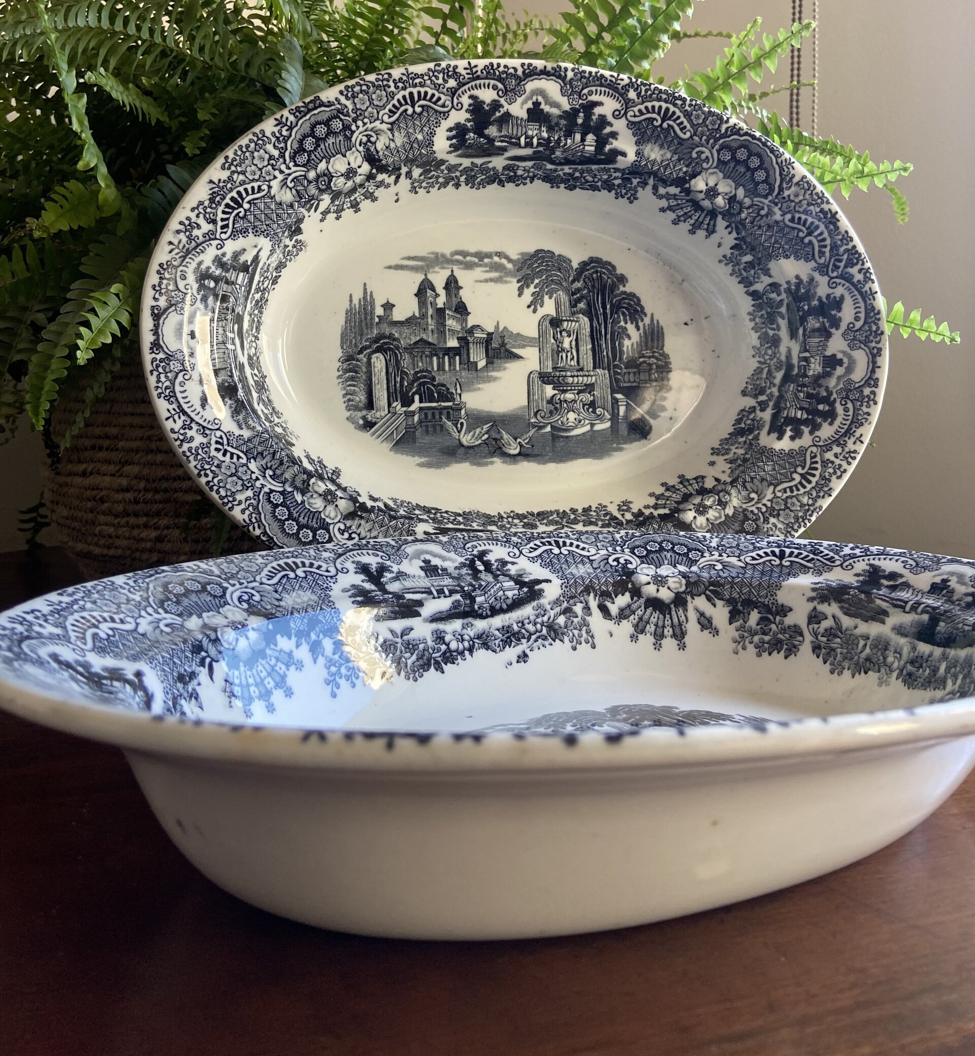 Fuente honda ovalada en loza "Pickman y Cia" - 1