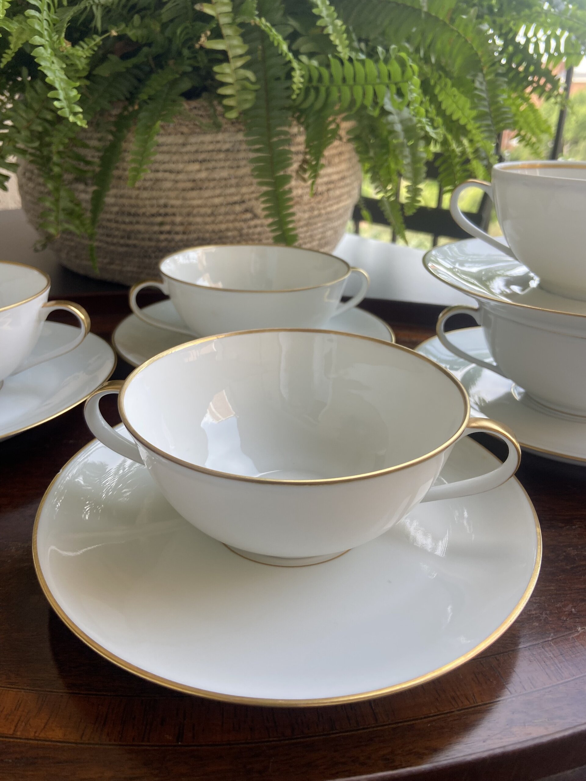 5 tazas de consomé en porcelana francesa de "Limoges". - 2