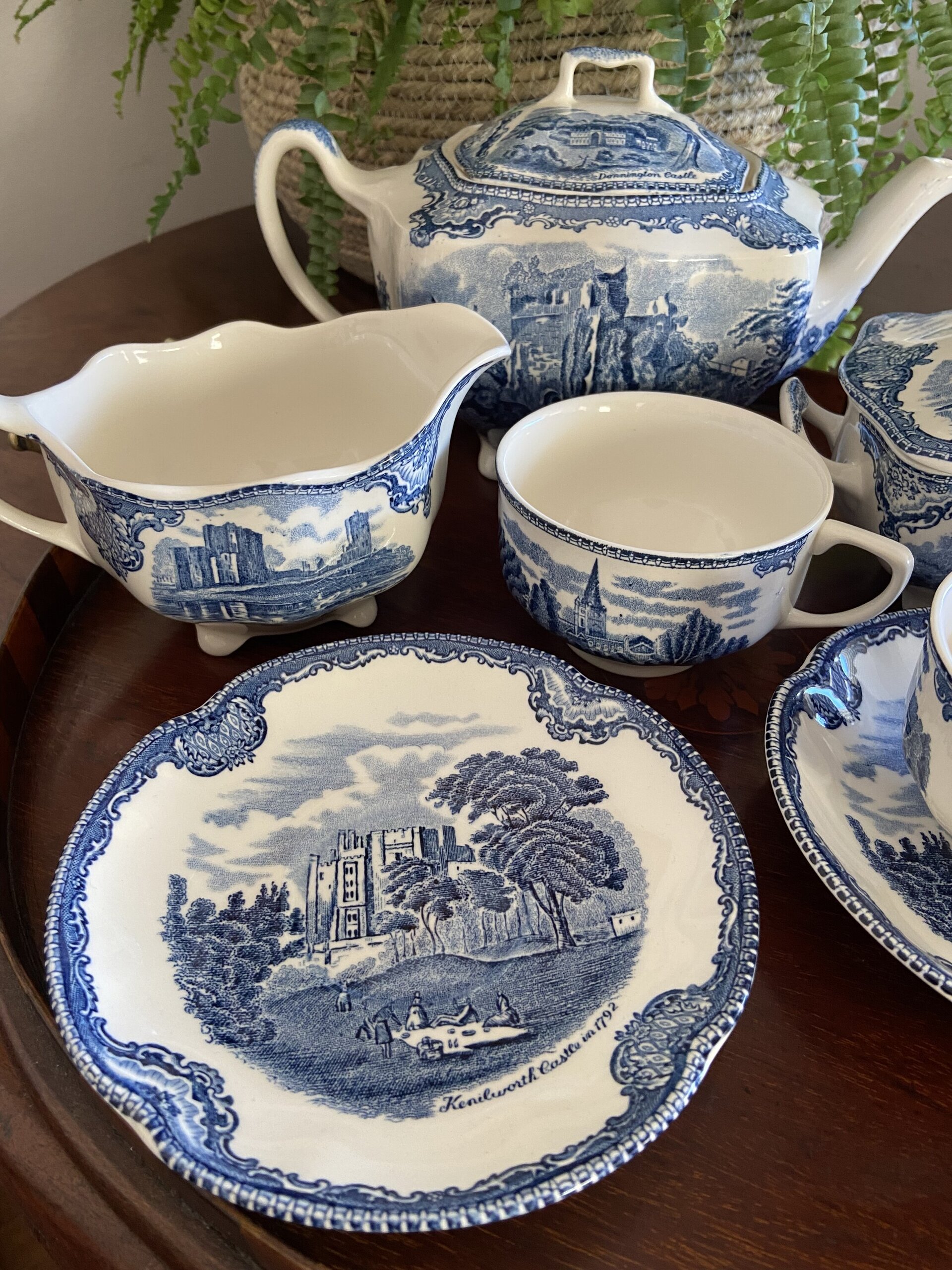 Juego de té el loza inglesa "Johnson Brothers". - 2