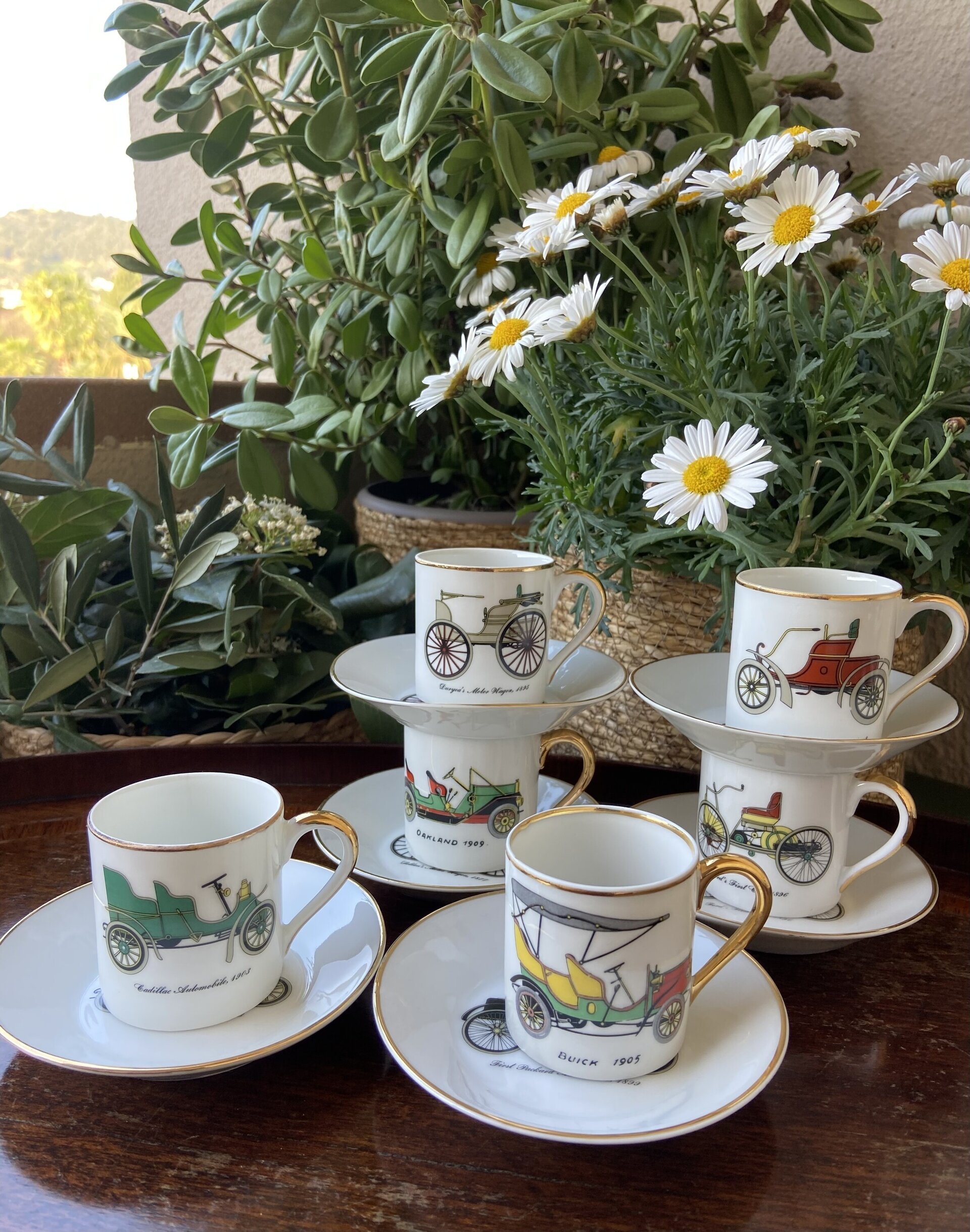 6 tazas café en porcelana con coches antiguos. - 2