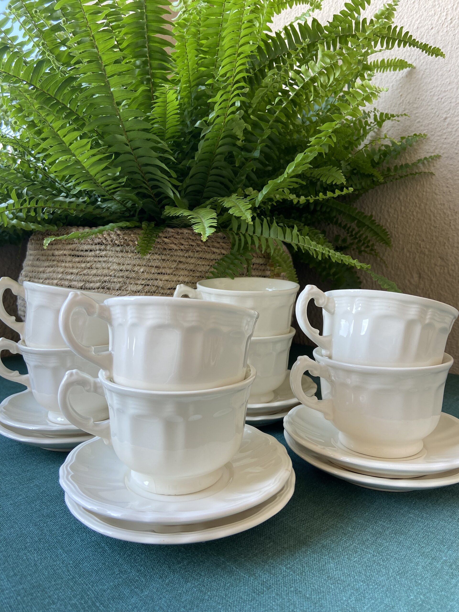 8 tazas de té en loza de "San Claudio" mod. Naranco Blanco. - 1