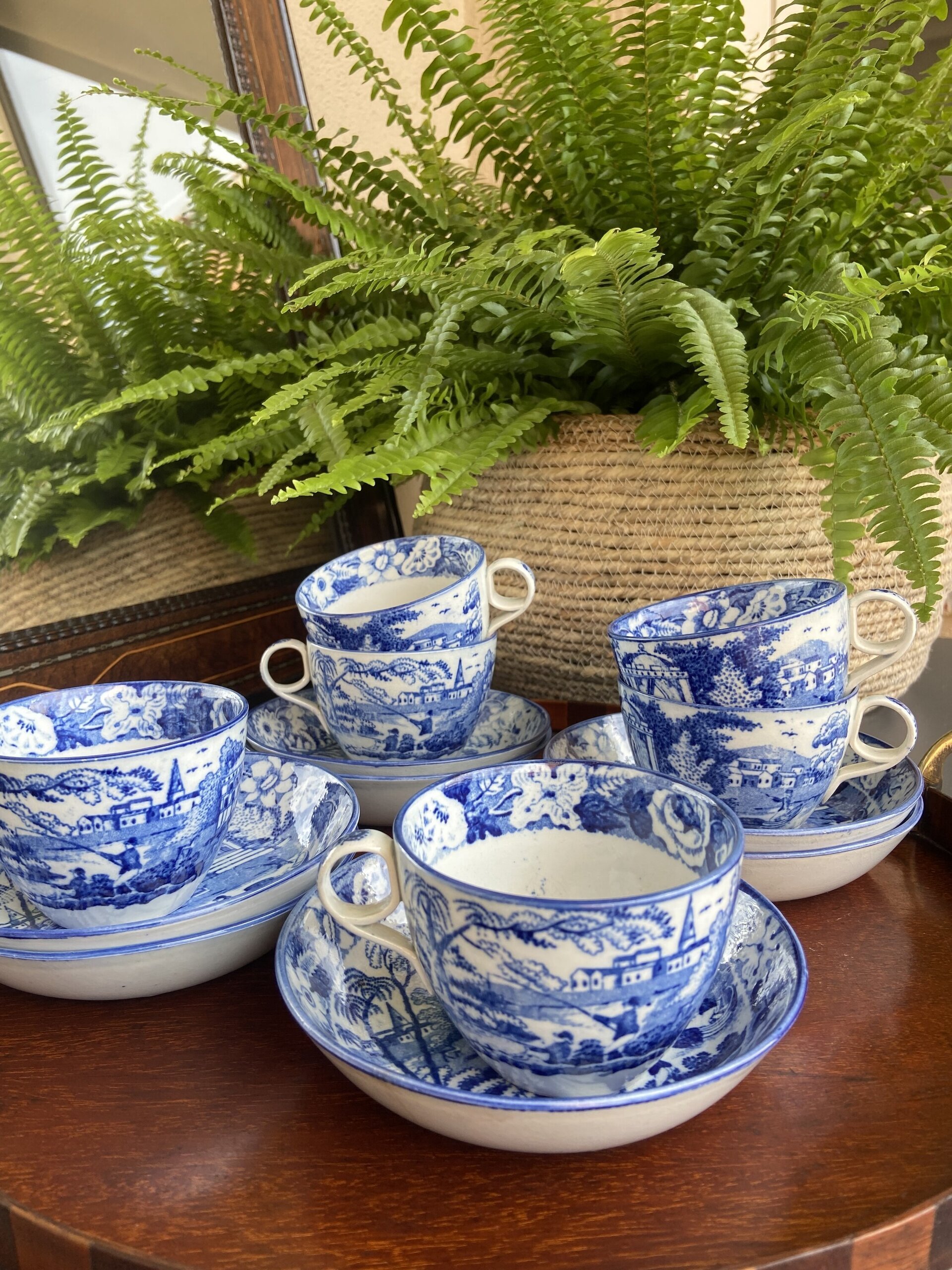 6 tazas de té en fina loza inglesa. - 1