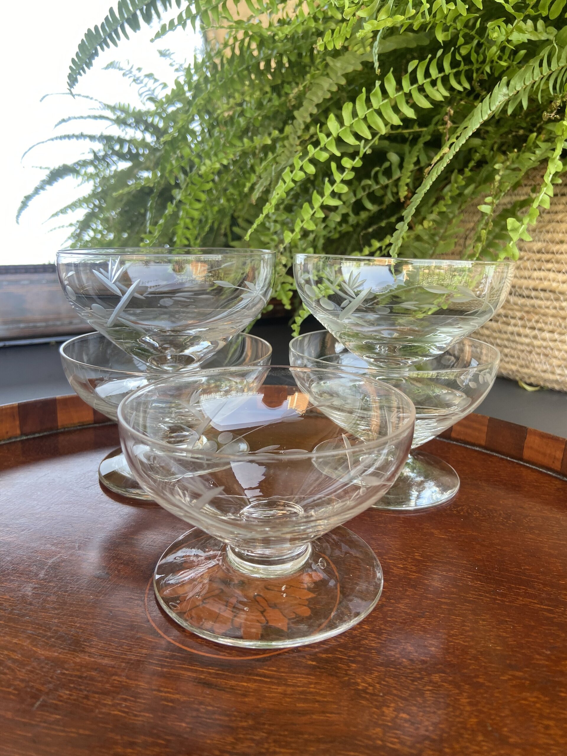 5 copas en vidrio tallado - 2