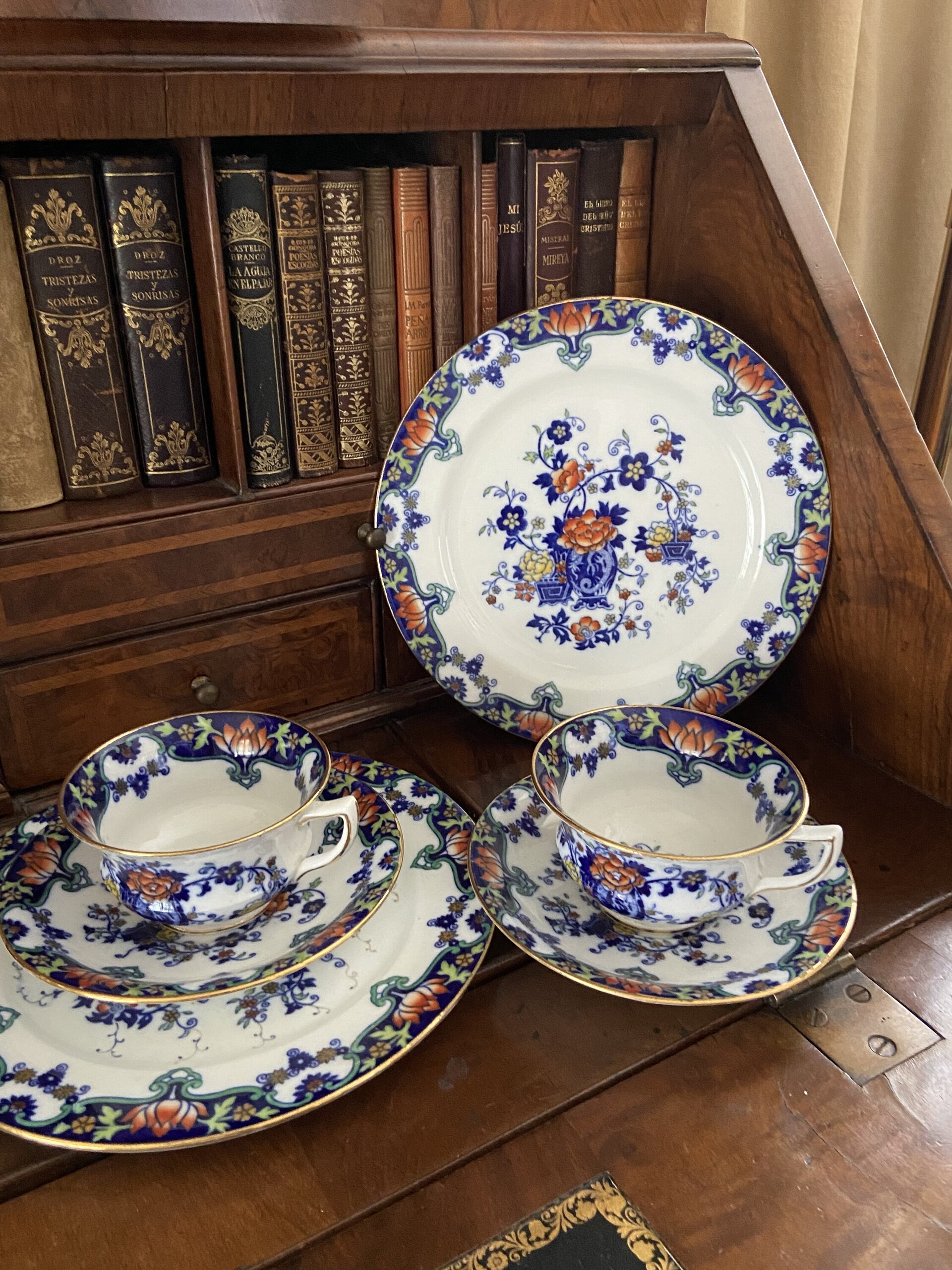 2 trios en fina porcelana inglesa "Aynsley". - 3