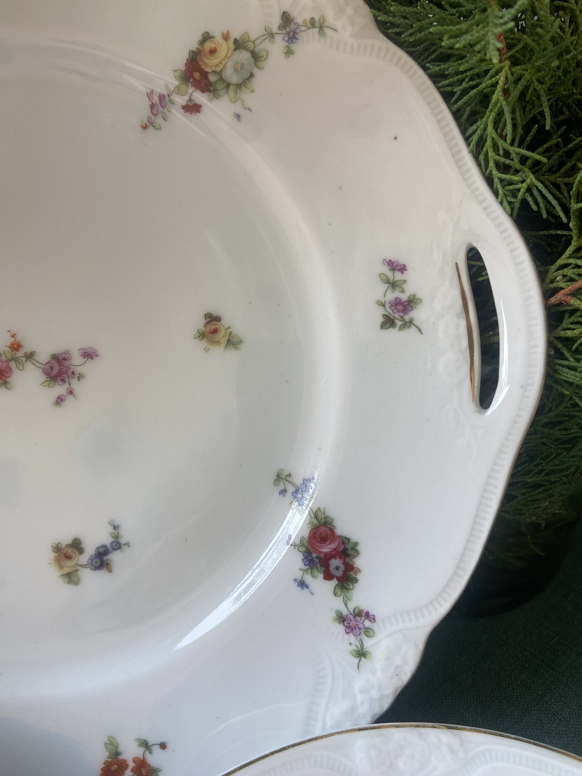 Fuente y 10 platos de merienda en porcelana suiza "Langenthal". - 3