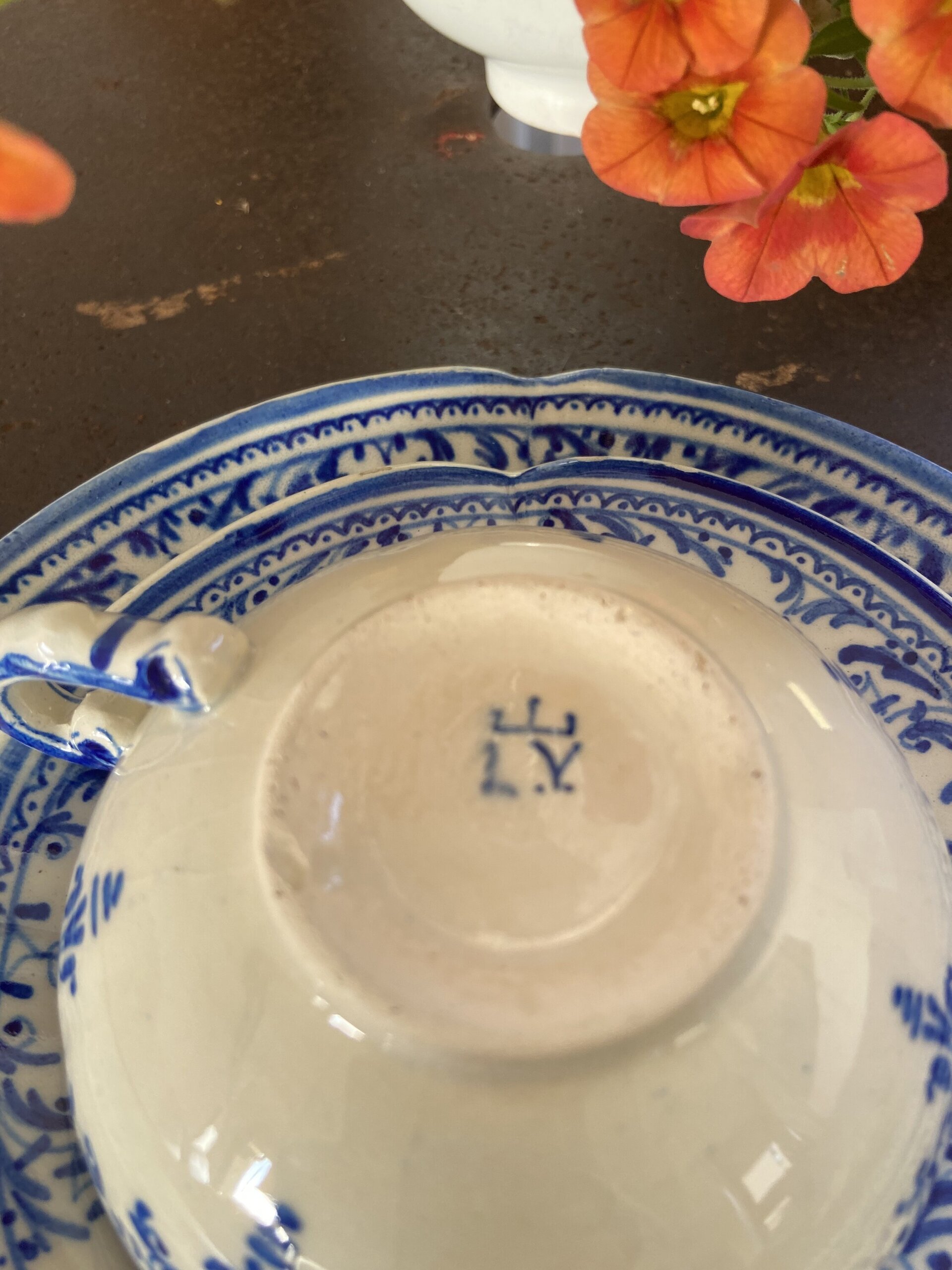 Trio de té en loza del taller "Luis Valencia" en Triana, Sevilla. - 2