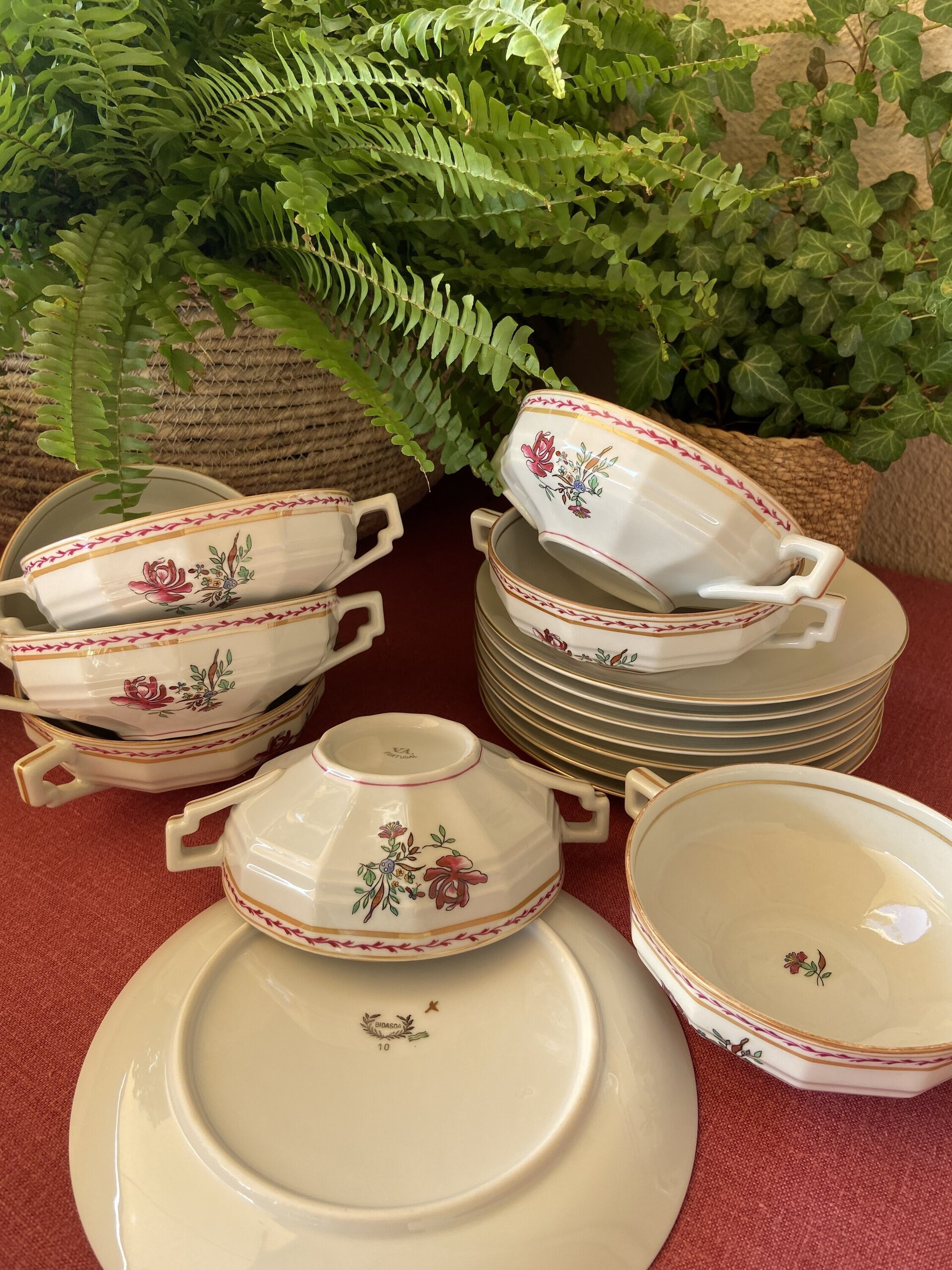 8 tazas de consomé en porcelana "Vista Alegre" - 7