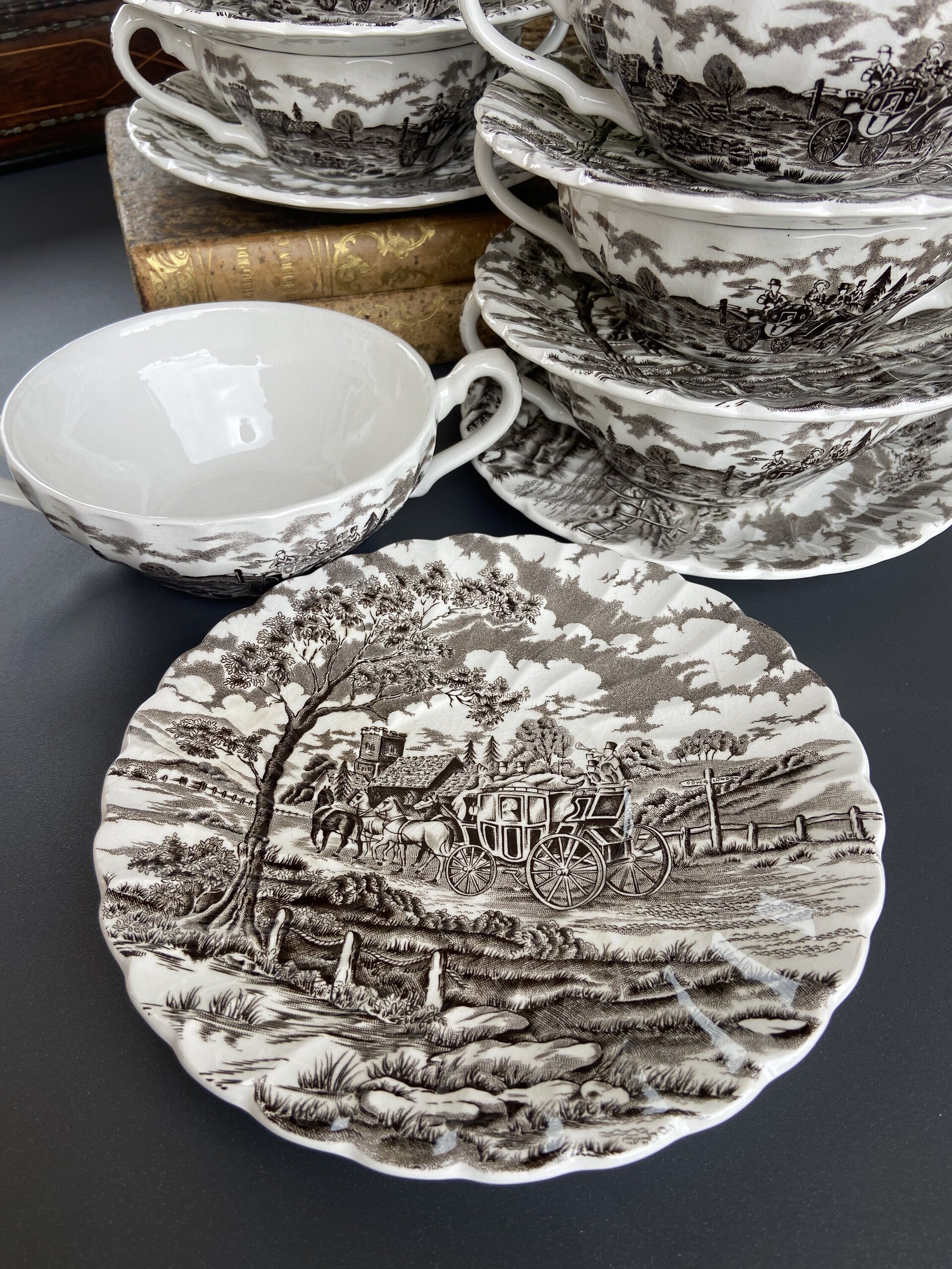 12 tazas consomé en loza inglesa "Myott" Royal Mail. - 5
