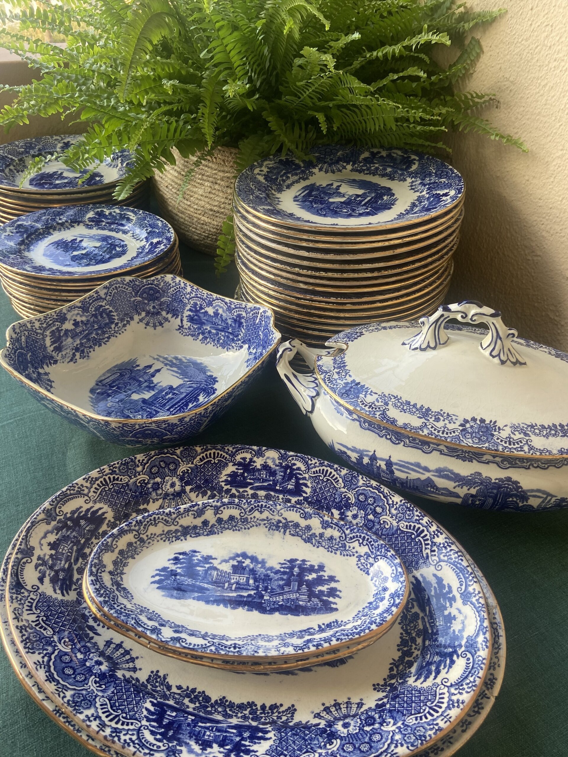 Vajilla "Pickman S.A." La Cartuja de Sevilla. (mod. Vistas). - 1