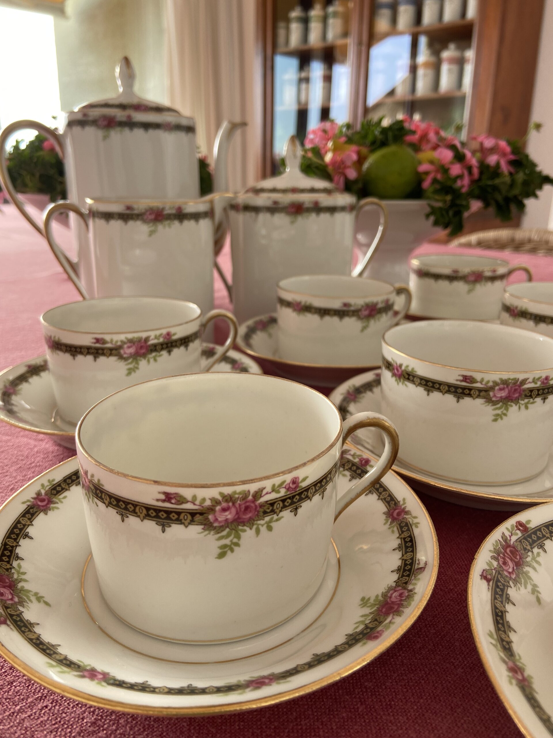 Juego de té en porcelana francesa de Limoges "R & C". - 2