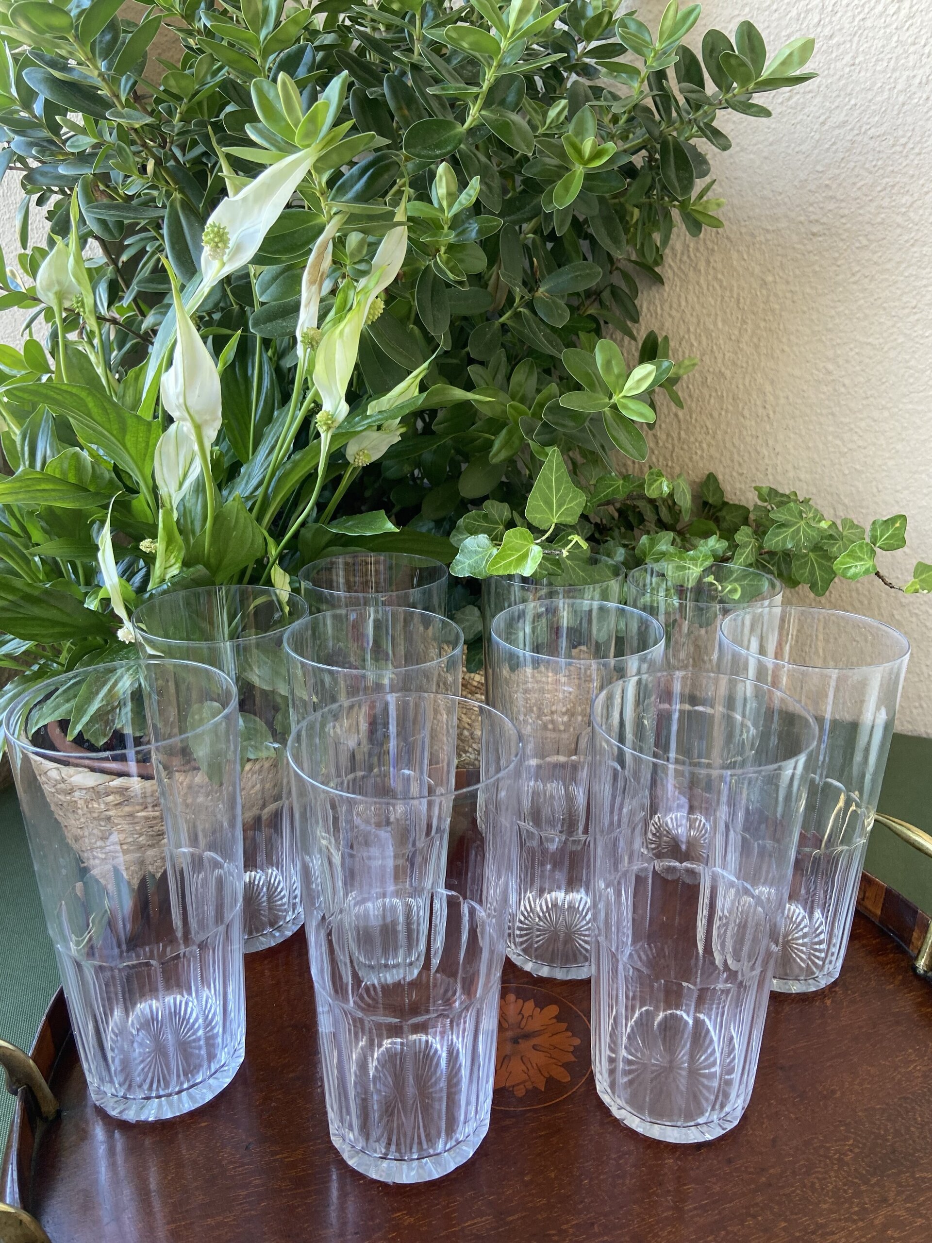 10 vasos de refresco en vidrio tallado. - 3
