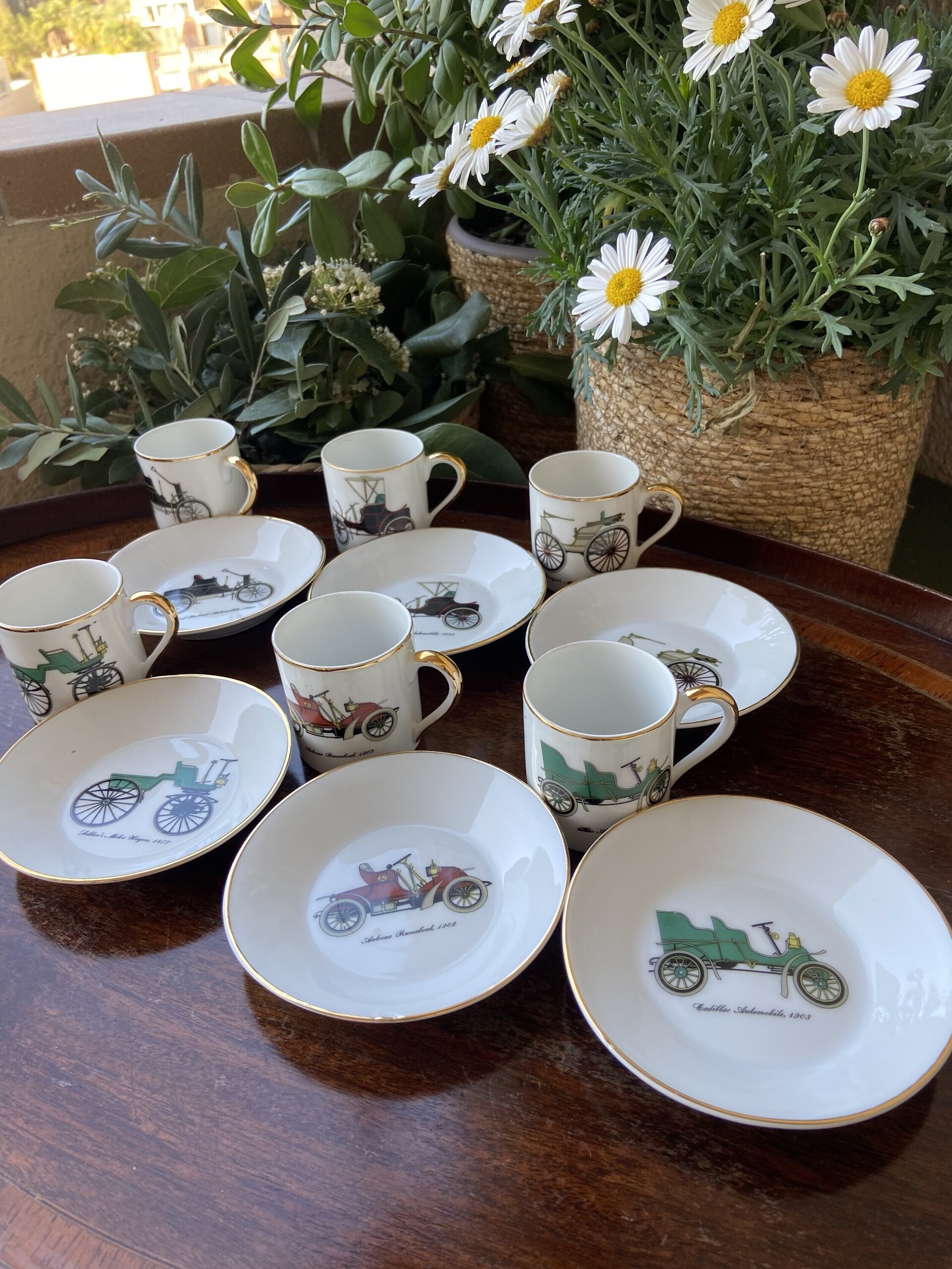 6 tazas café en porcelana decoradas con coches antiguos - 3