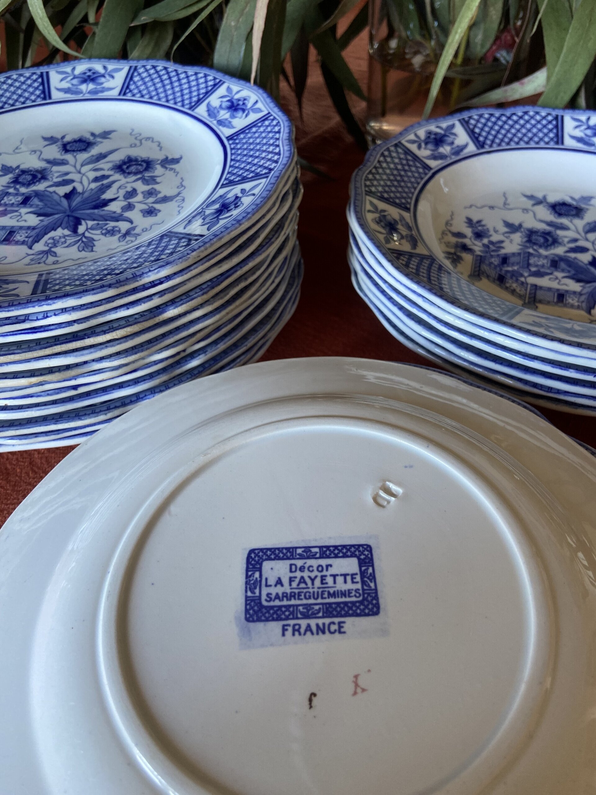Vajilla en loza francesa "Sareguemines" (Décor La Fayette). - 2