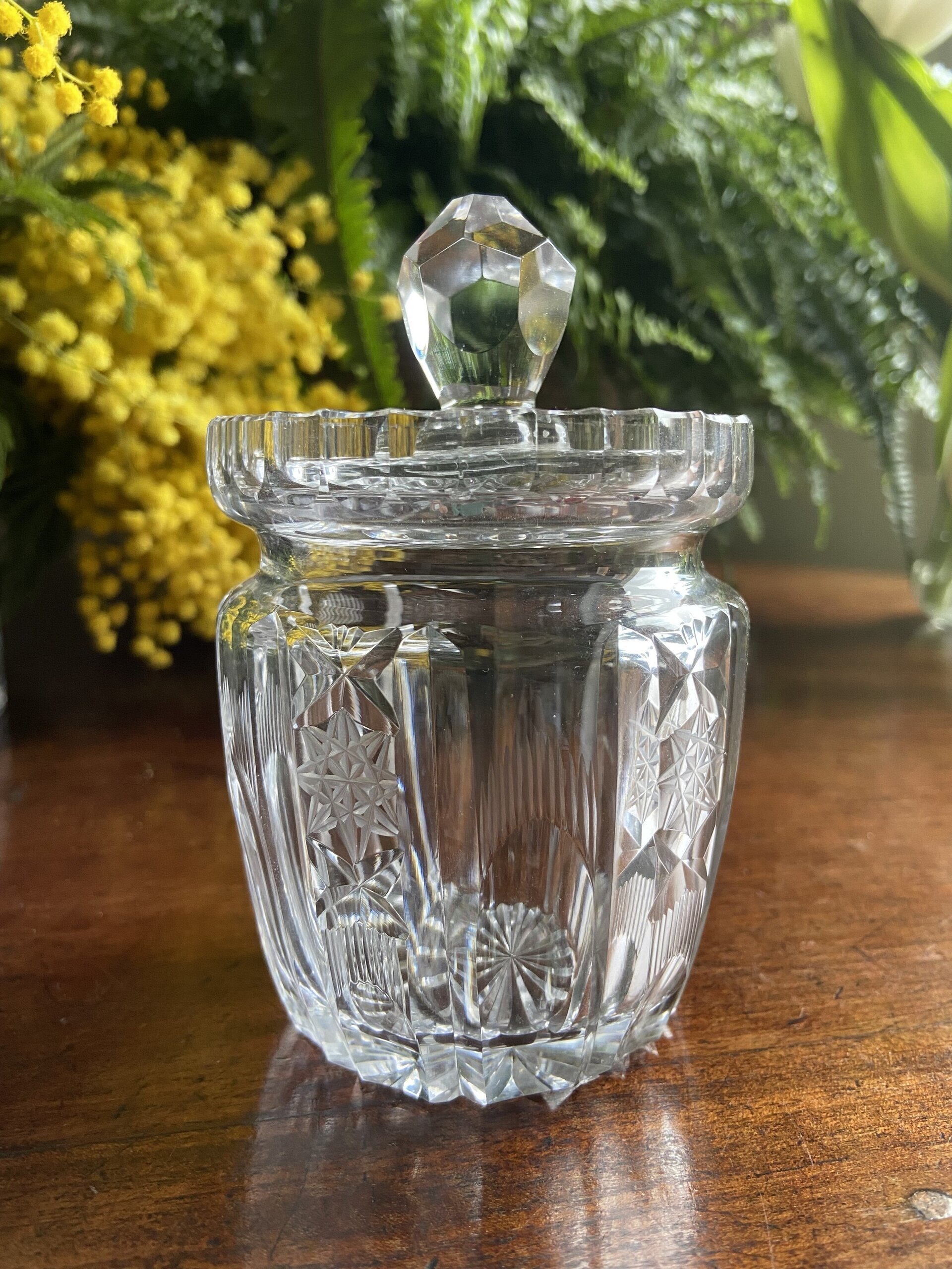 Azucarero/mermeladera en vidrio tallado. - 1