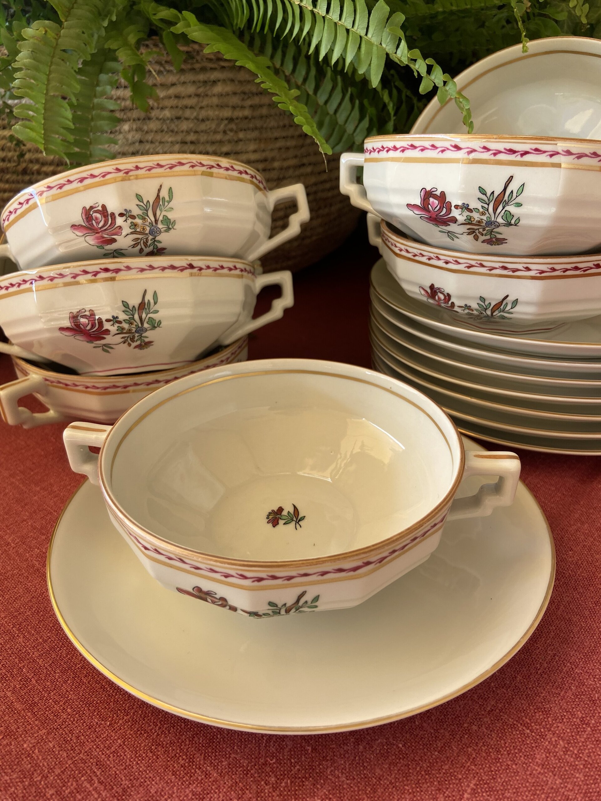 8 tazas de consomé en porcelana "Vista Alegre" - 2