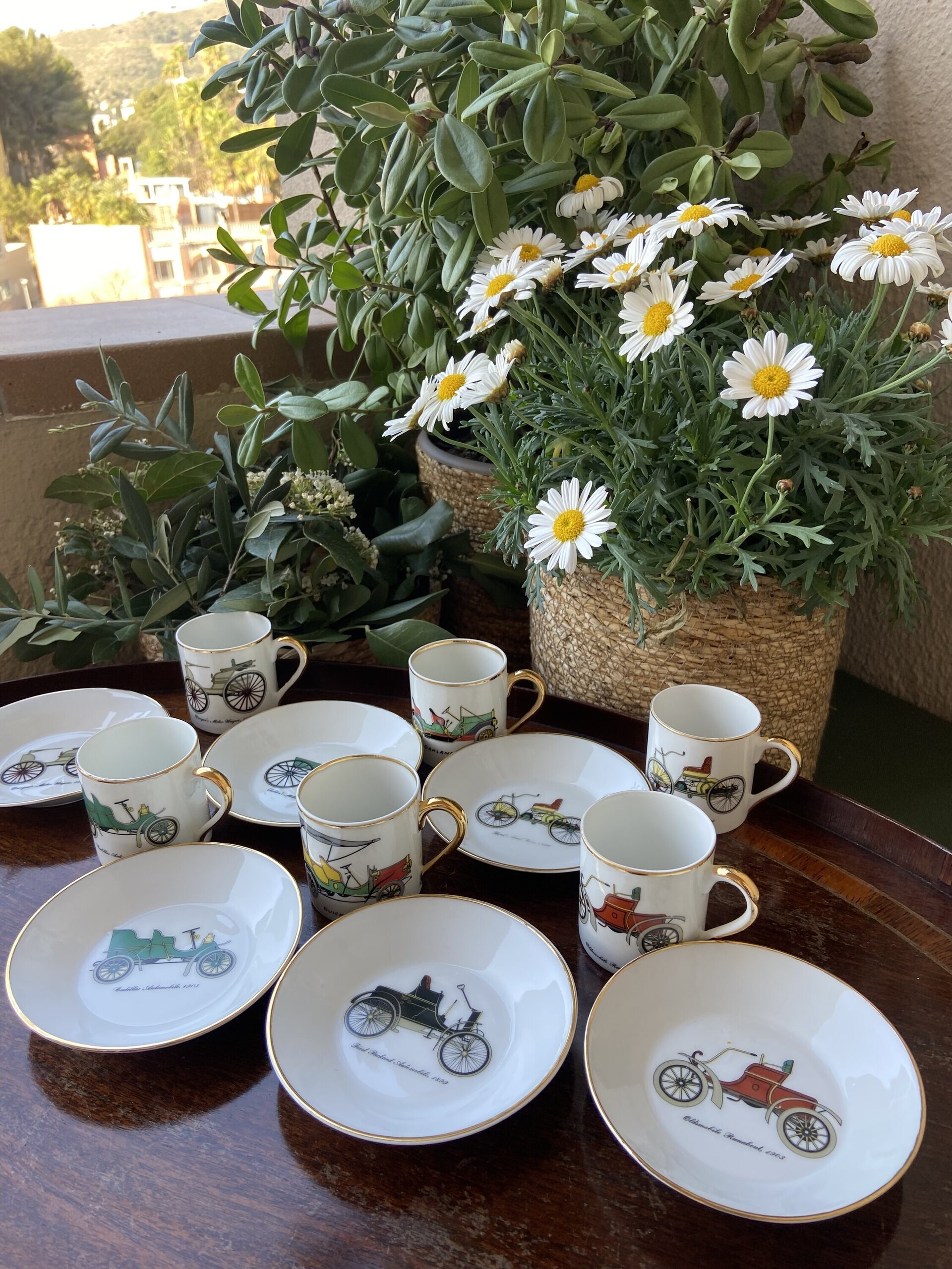 6 tazas café en porcelana con coches antiguos. - 3