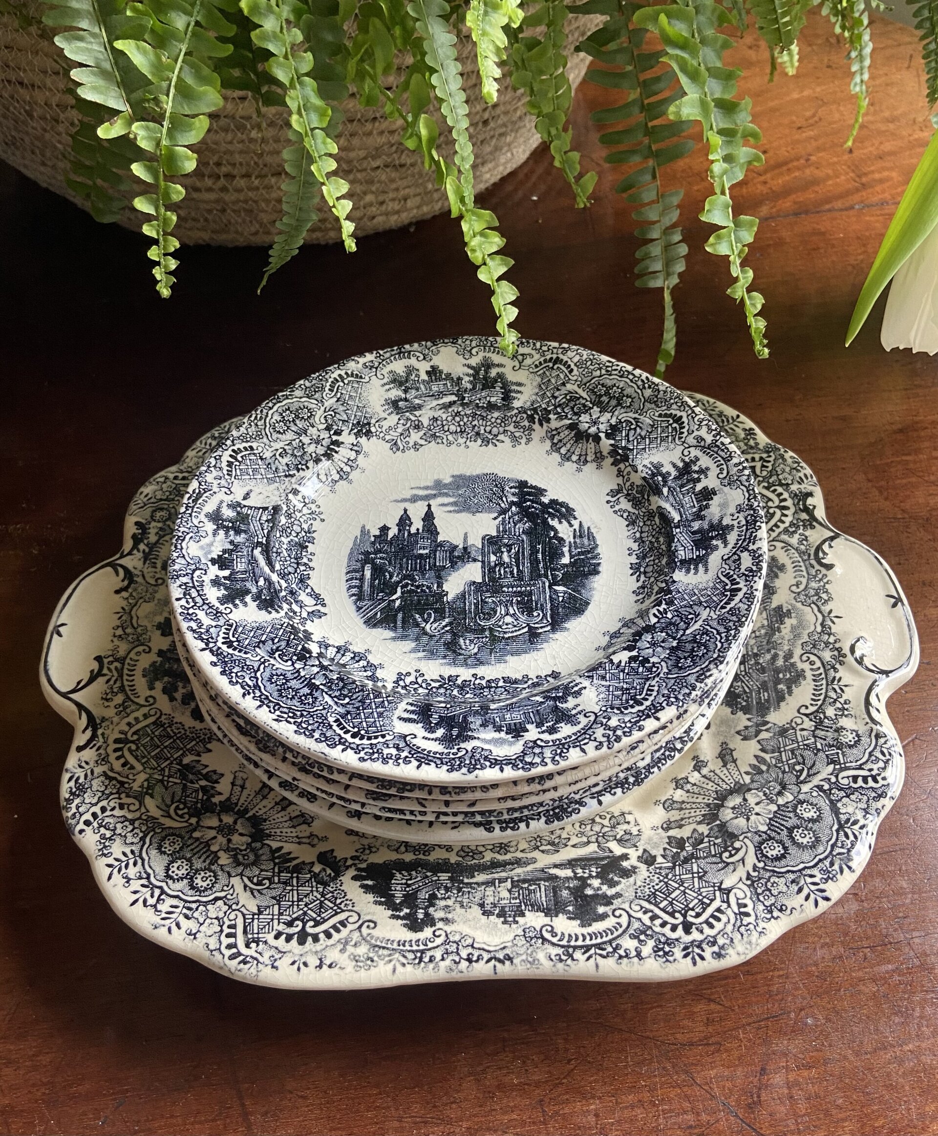 Fuente y 6 platos de merienda en loza "Pickman S.A. La Cartuja de Sevila" - 2