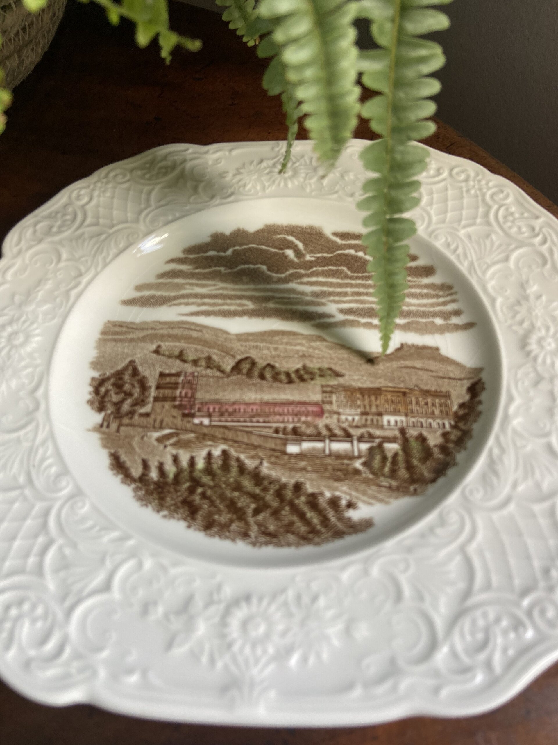 12 platos merienda en loza inglesa "Johnson Bros" (mod.Historic Scenes). - 6