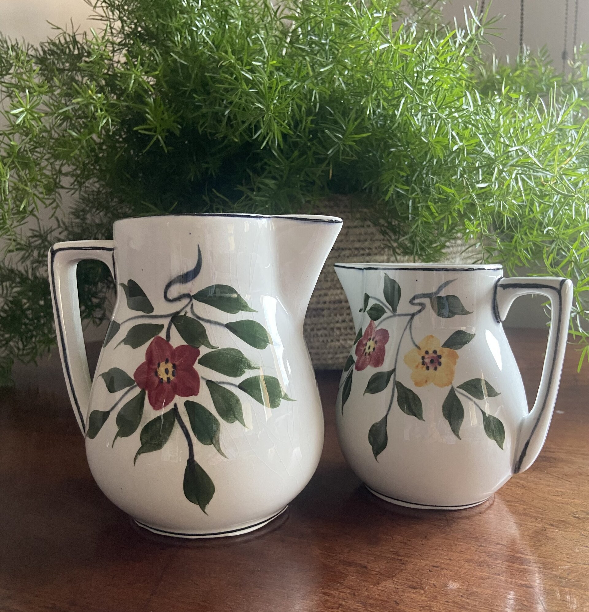 Jarras en loza "Pickman S.A." La Cartuja de Sevilla. - 2