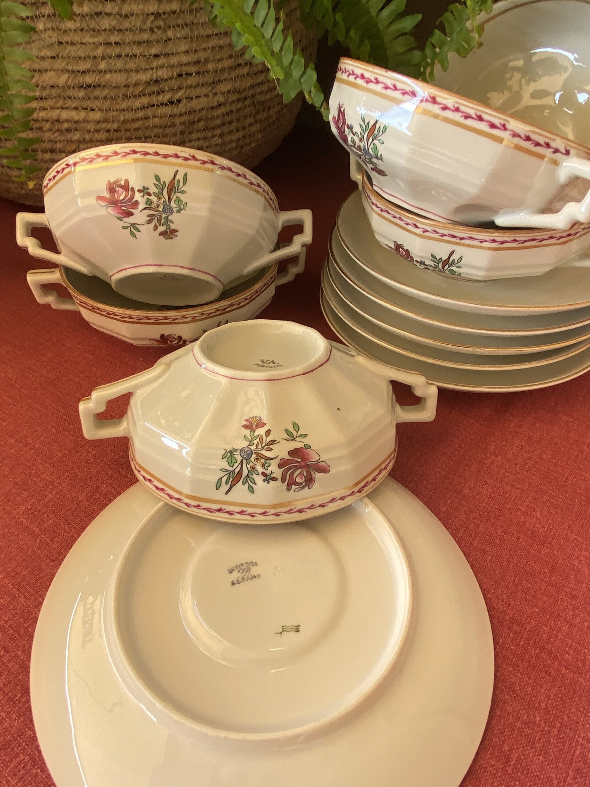 6 tazas de consomé en porcelana "Vista Alegre" - 13