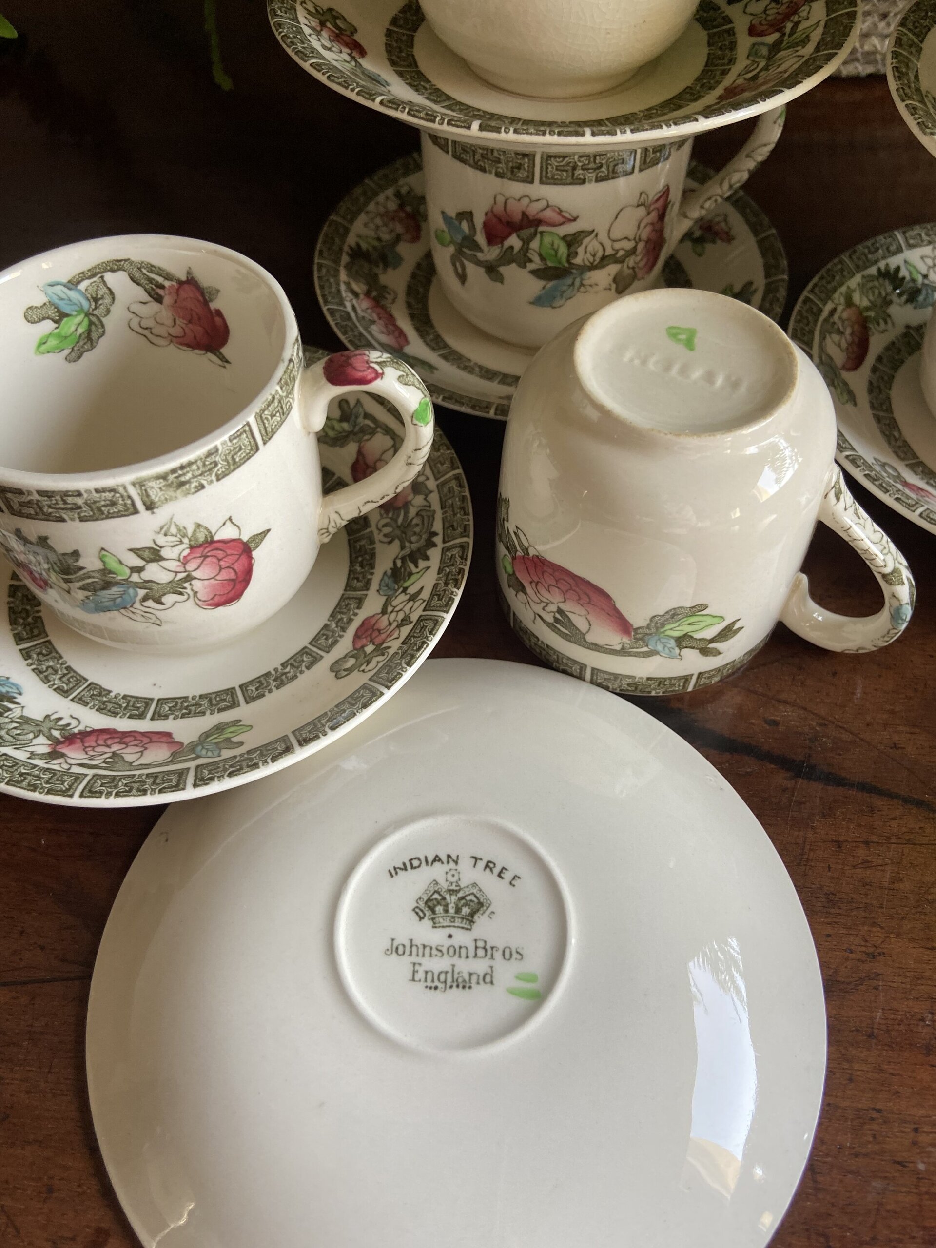 6 tazas de café y bol azucarero en loza inglesa "Johnson Bros" - 7