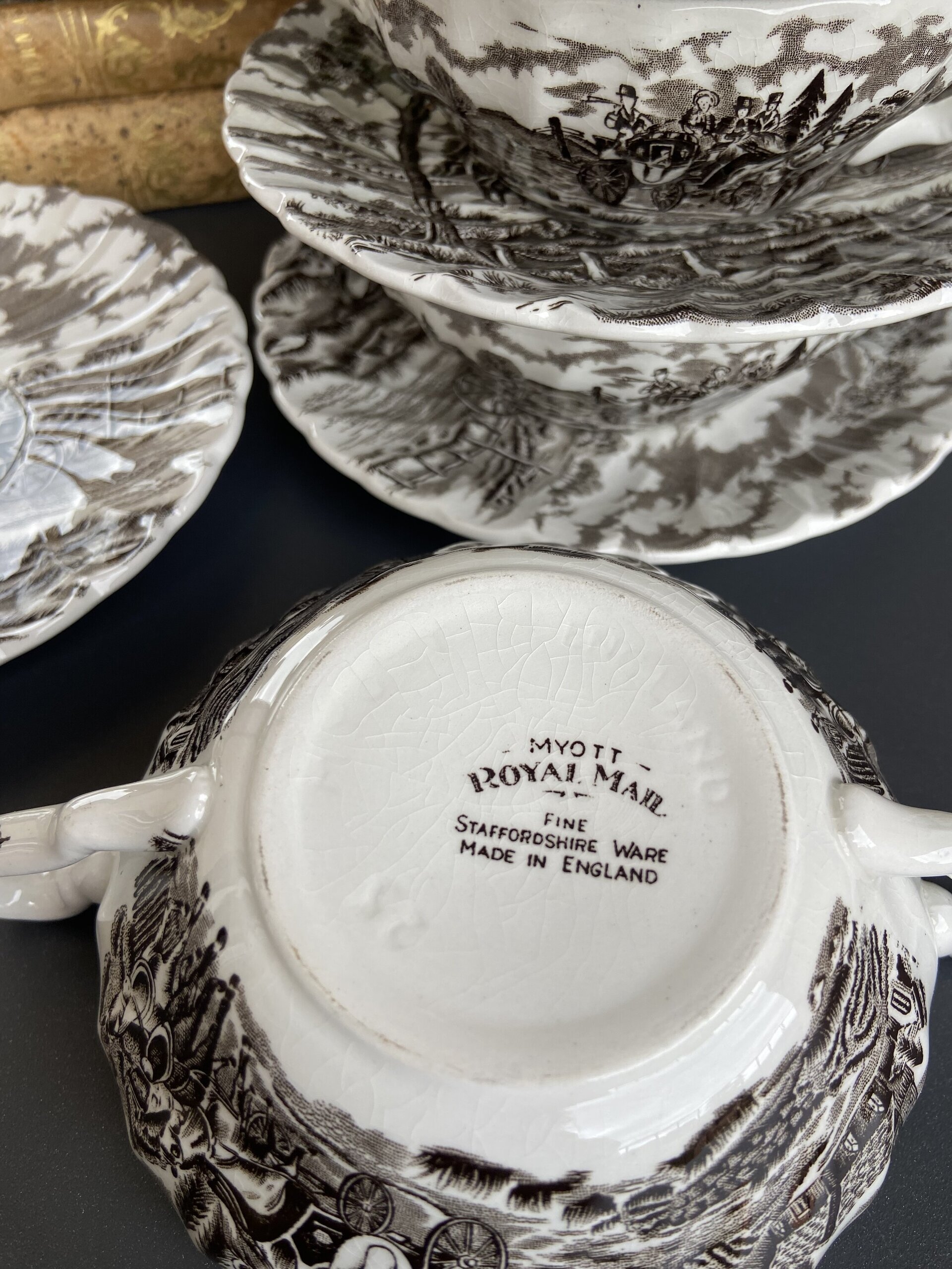 12 tazas consomé en loza inglesa "Myott" Royal Mail. - 6