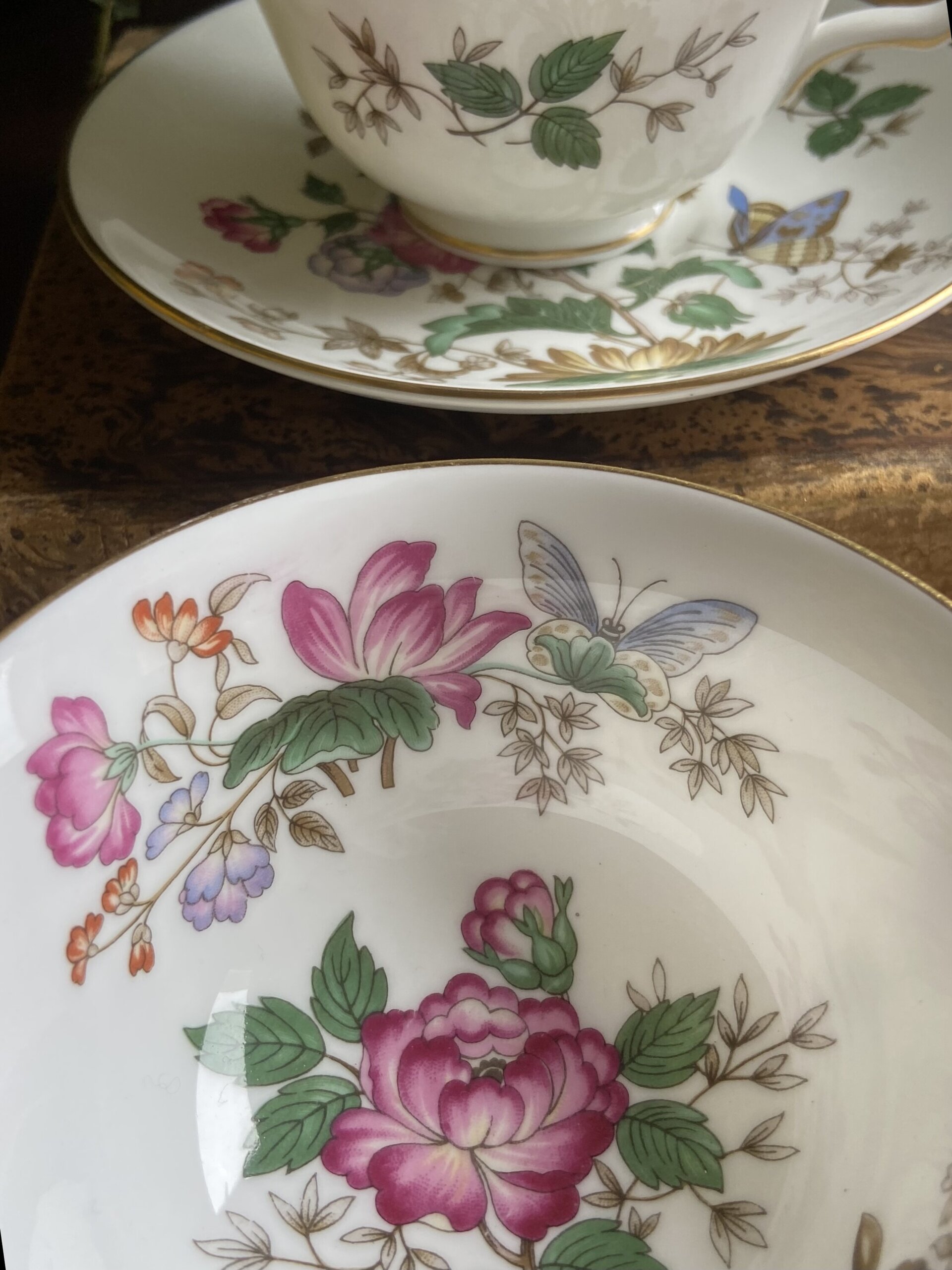 Pareja de tazas de té en porcelana inglesa "Wedgwood" - 3