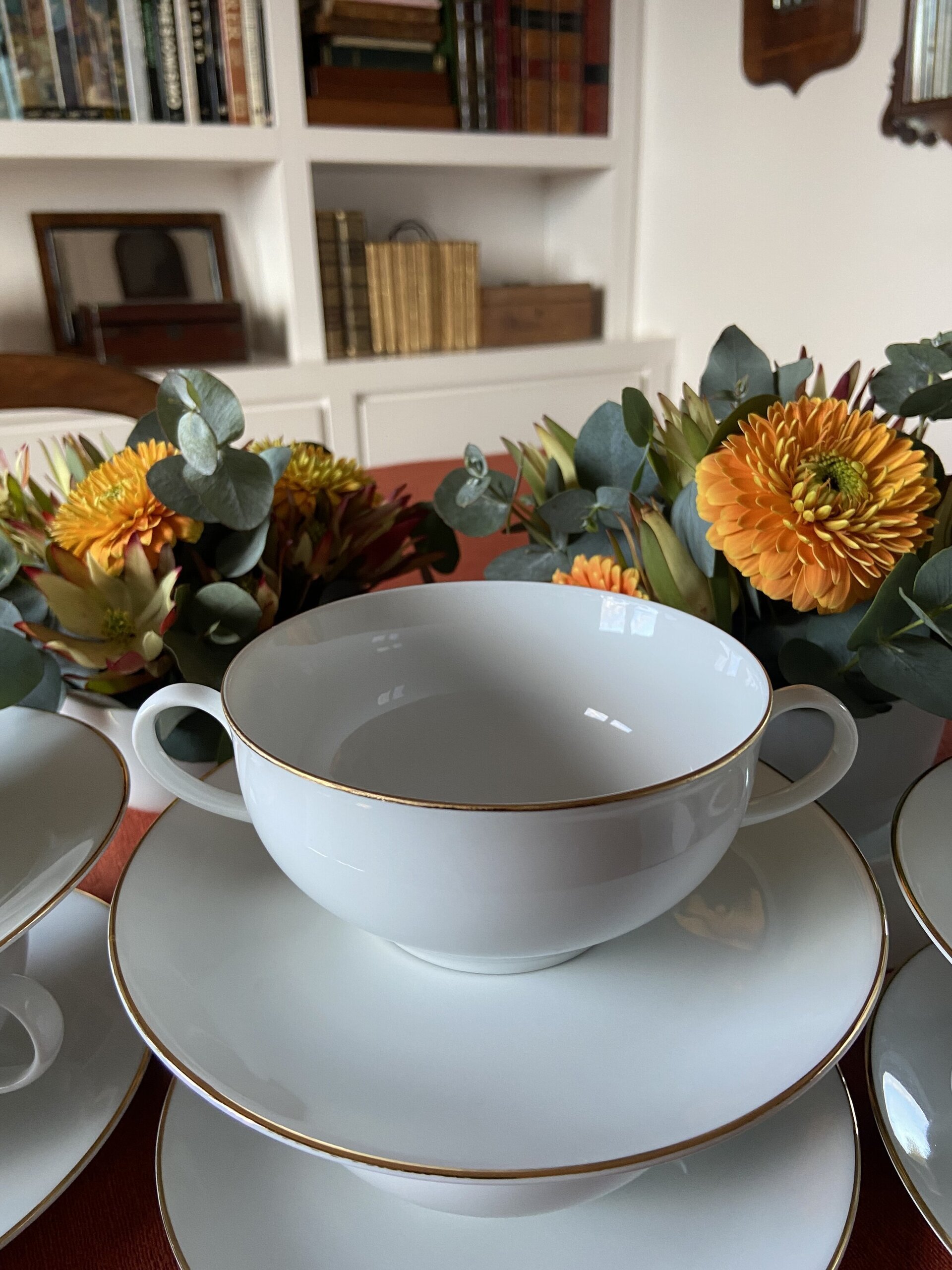 10 tazas de consomé en porcelana "Bidasoa". - 5