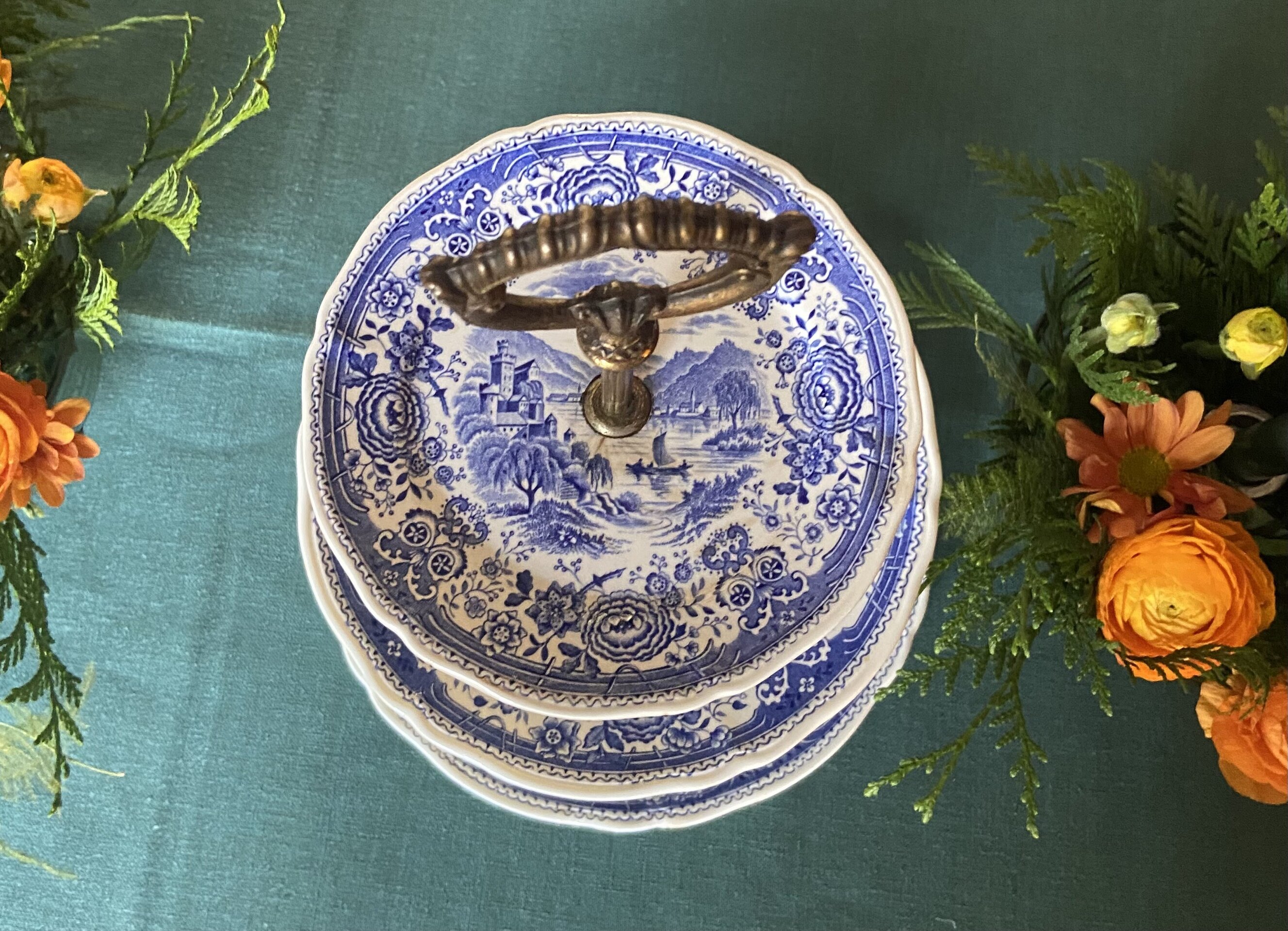 Pastelero de tres pisos en cerámica alemana "Villeroy&Boch". - 2