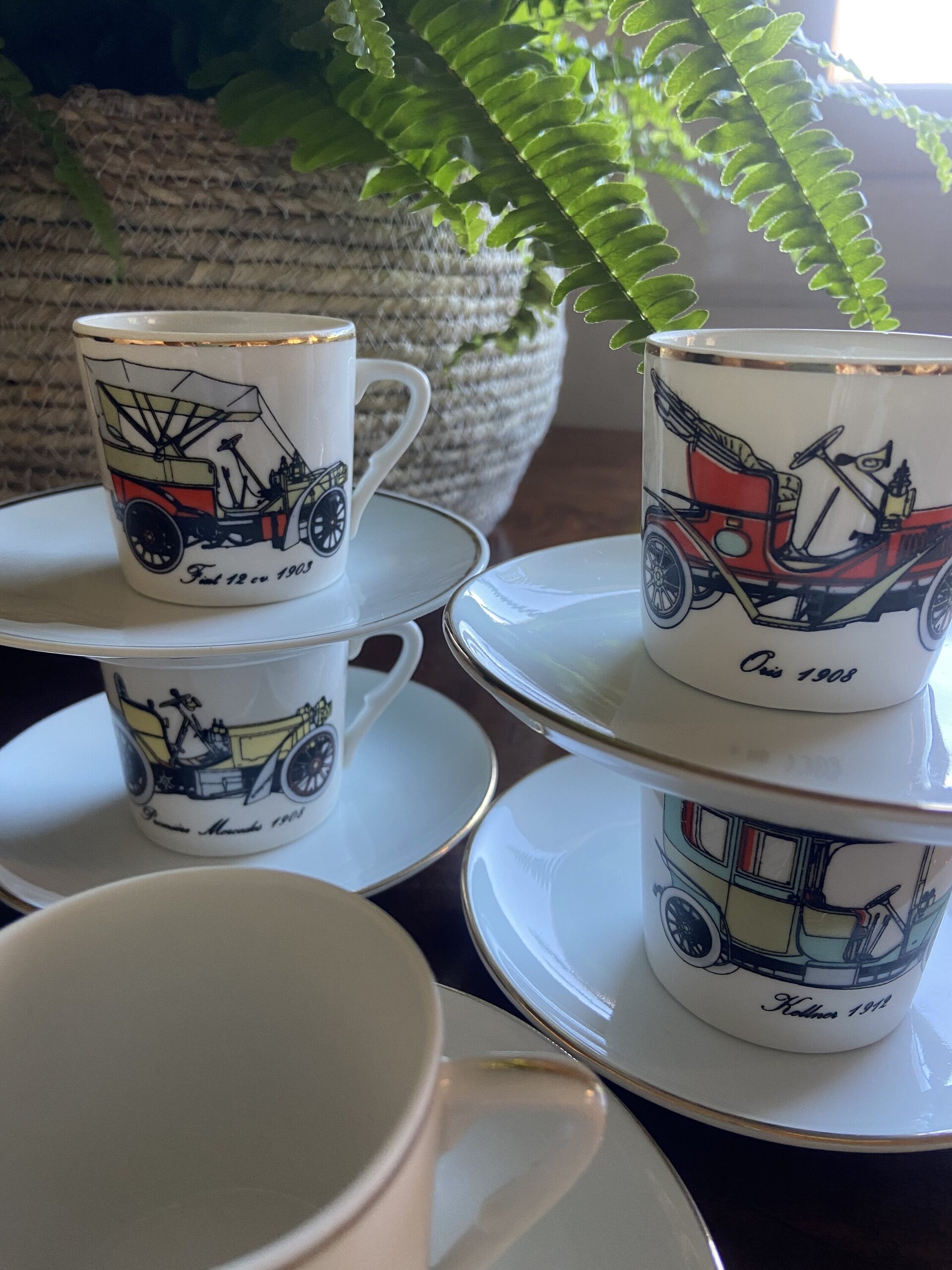 6 tazas de café en porcelana con dibujos de coches antiguos. - 1