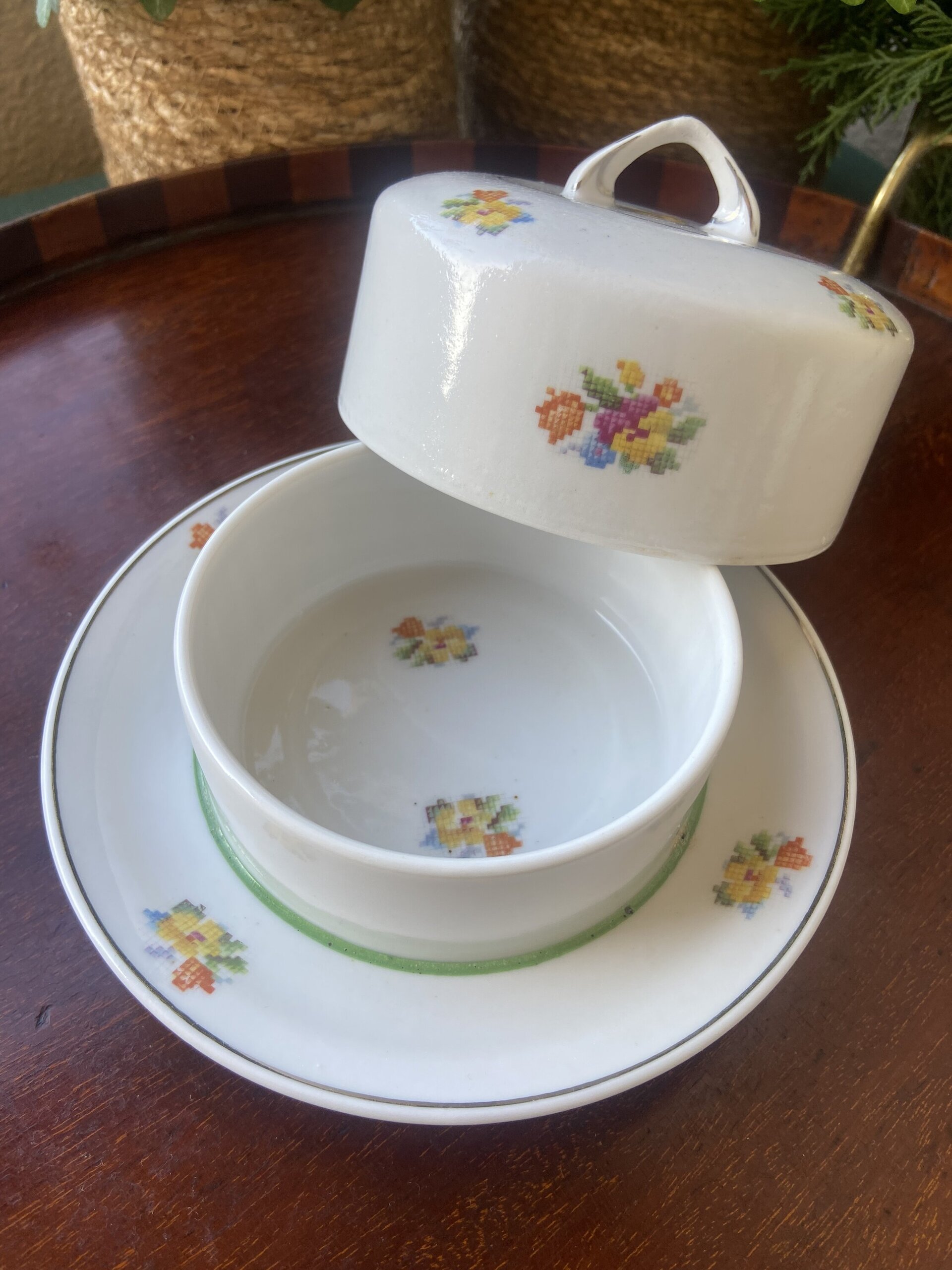 Mantequillero en porcelana alemana "Jager" - 1