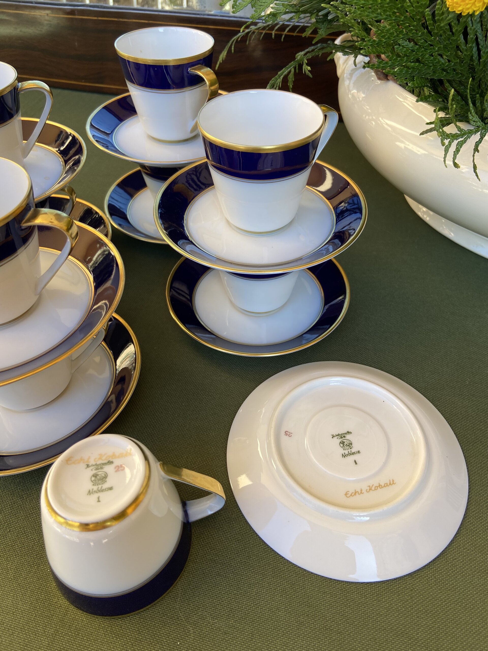10 tazas de fina porcelana alemana "Hutschenreuther" Bavaria. - 3