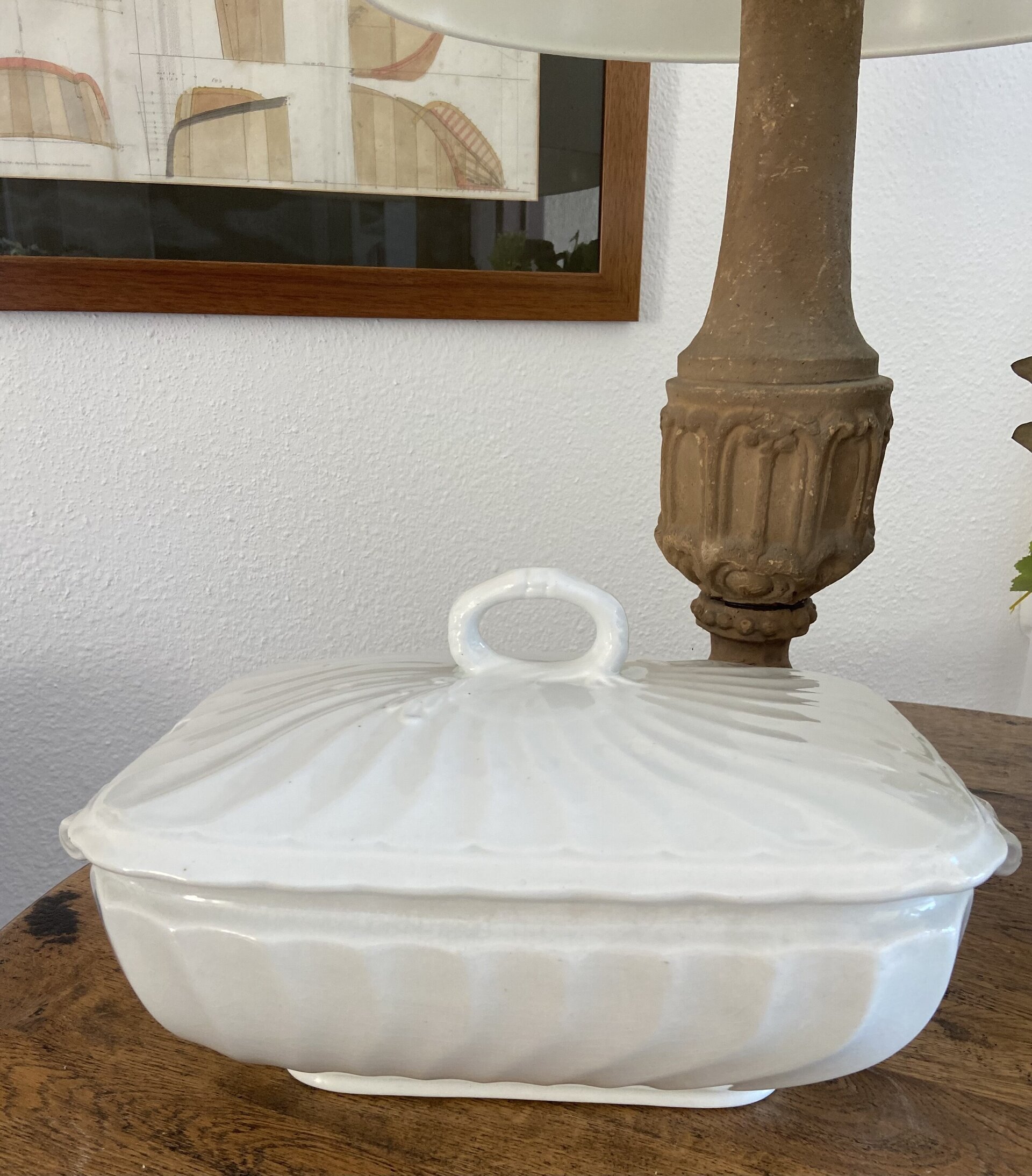 Sopera rectangular en loza blanca "Pickman" Sevilla. - 3