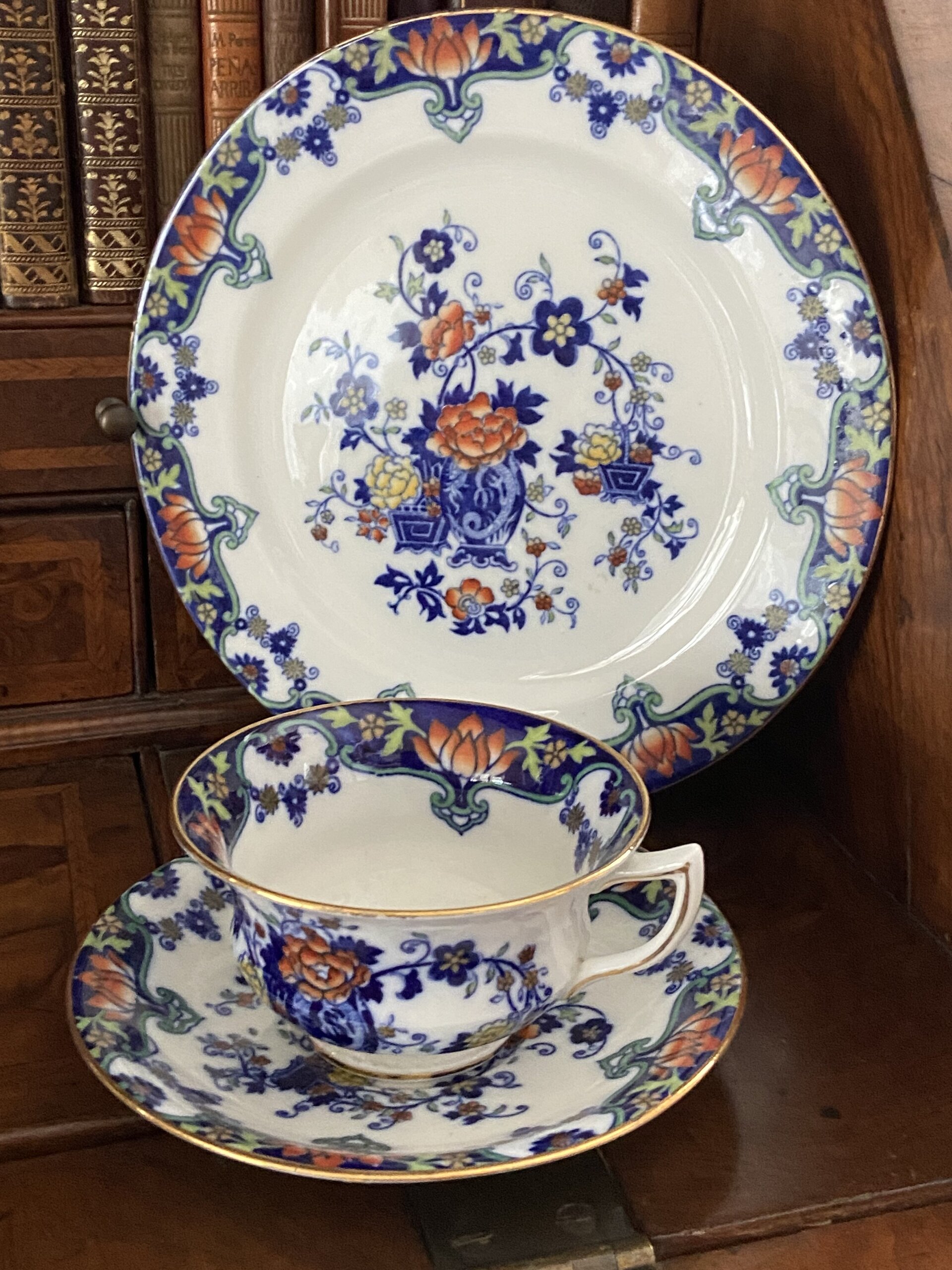 2 trios en fina porcelana inglesa "Aynsley". - 6