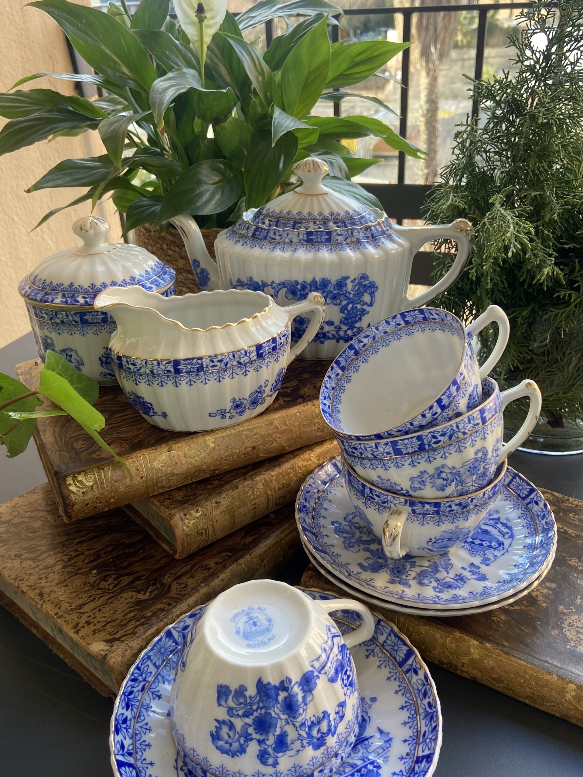 Juego de té en fina porcelana "China-Blau Rosslau". - 4