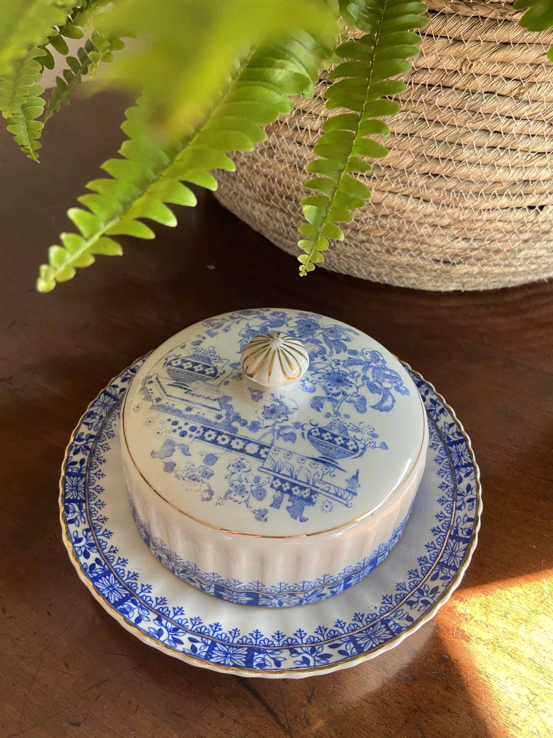 Mantequillera en porcelana "Saint Claire". China Blau. - 2
