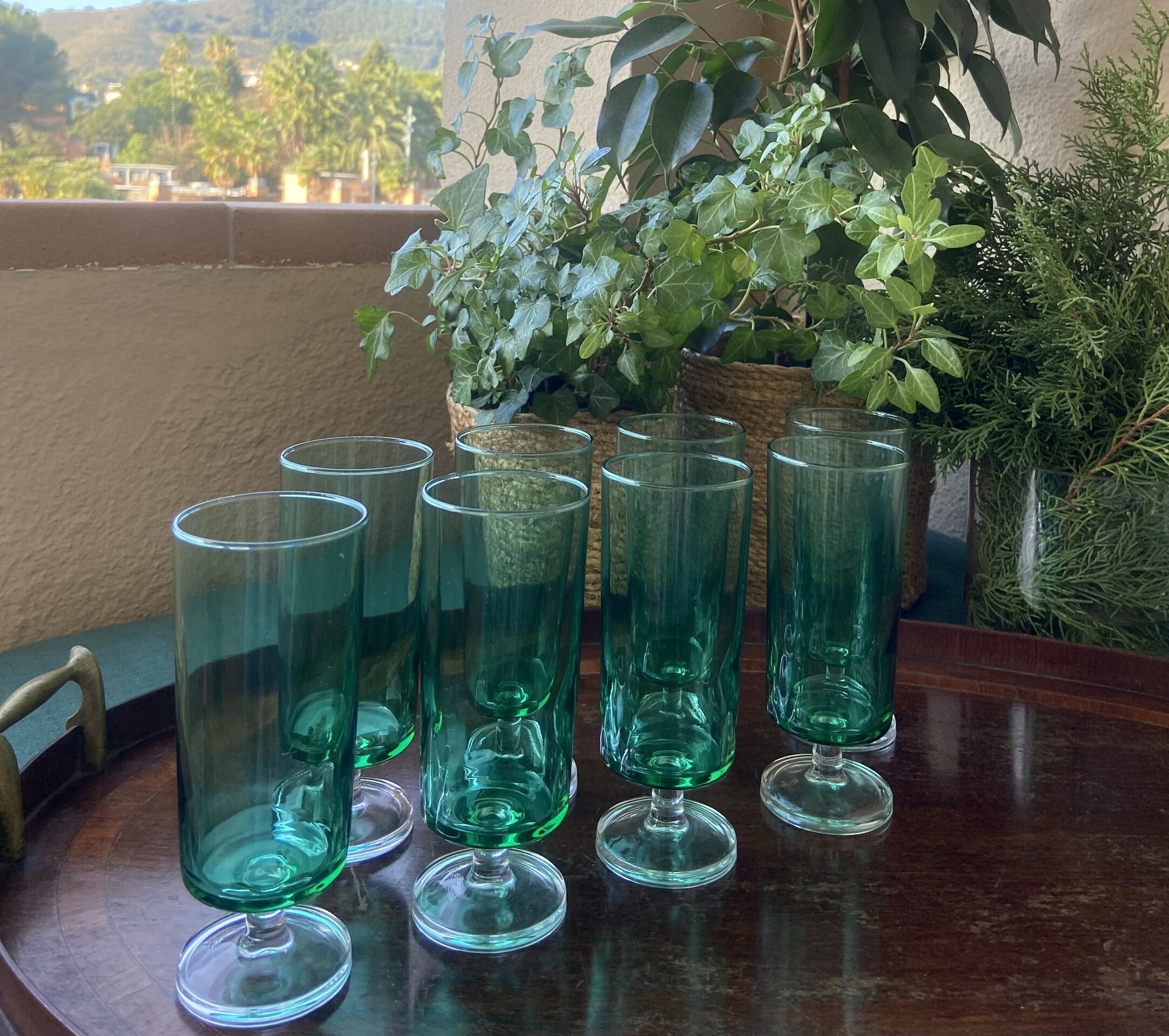 8 copas cava en vidrio francés verde. - 2