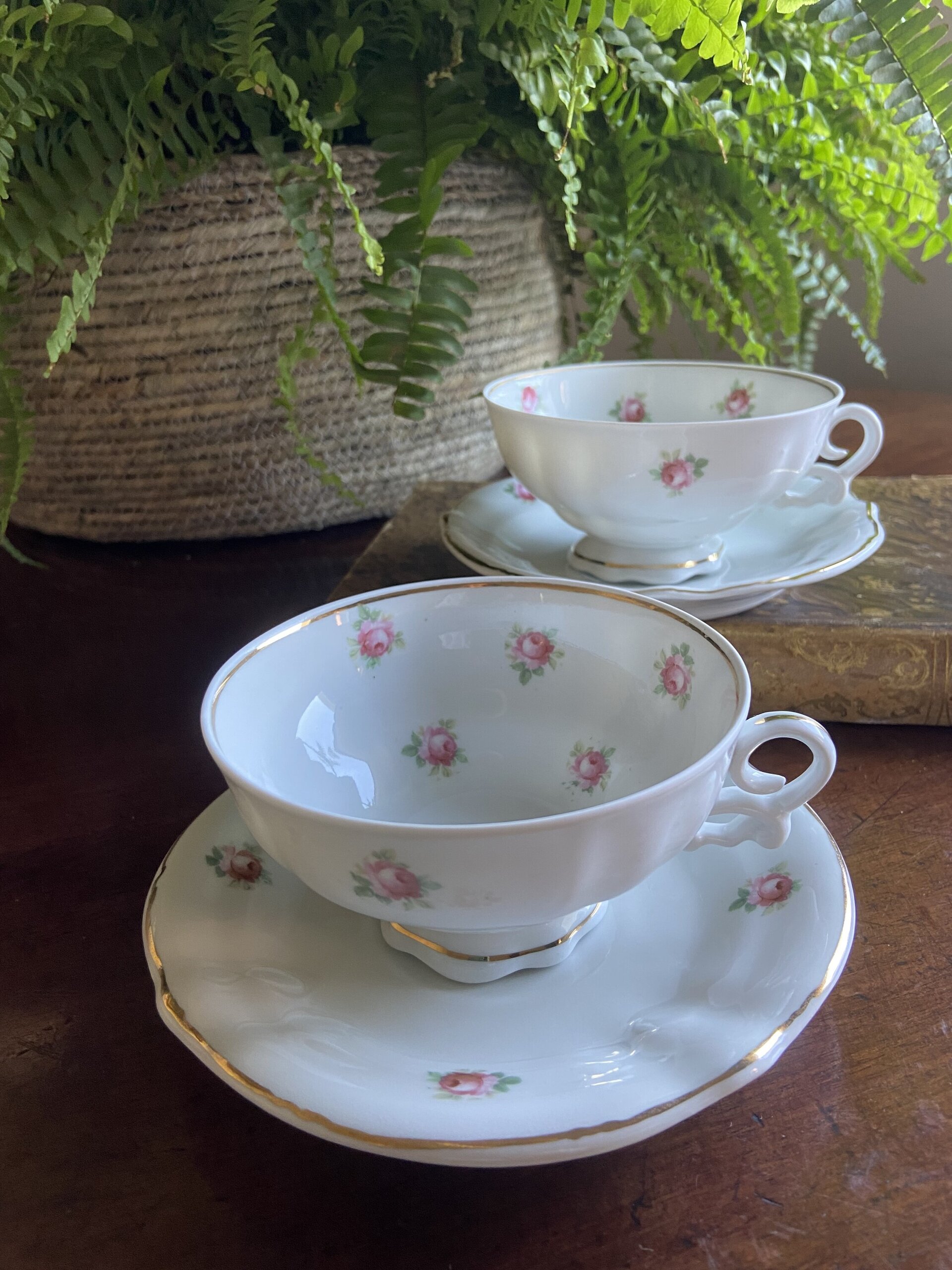 2 tazas de té/desayuño en porcelana levantina "Hispania". - 1
