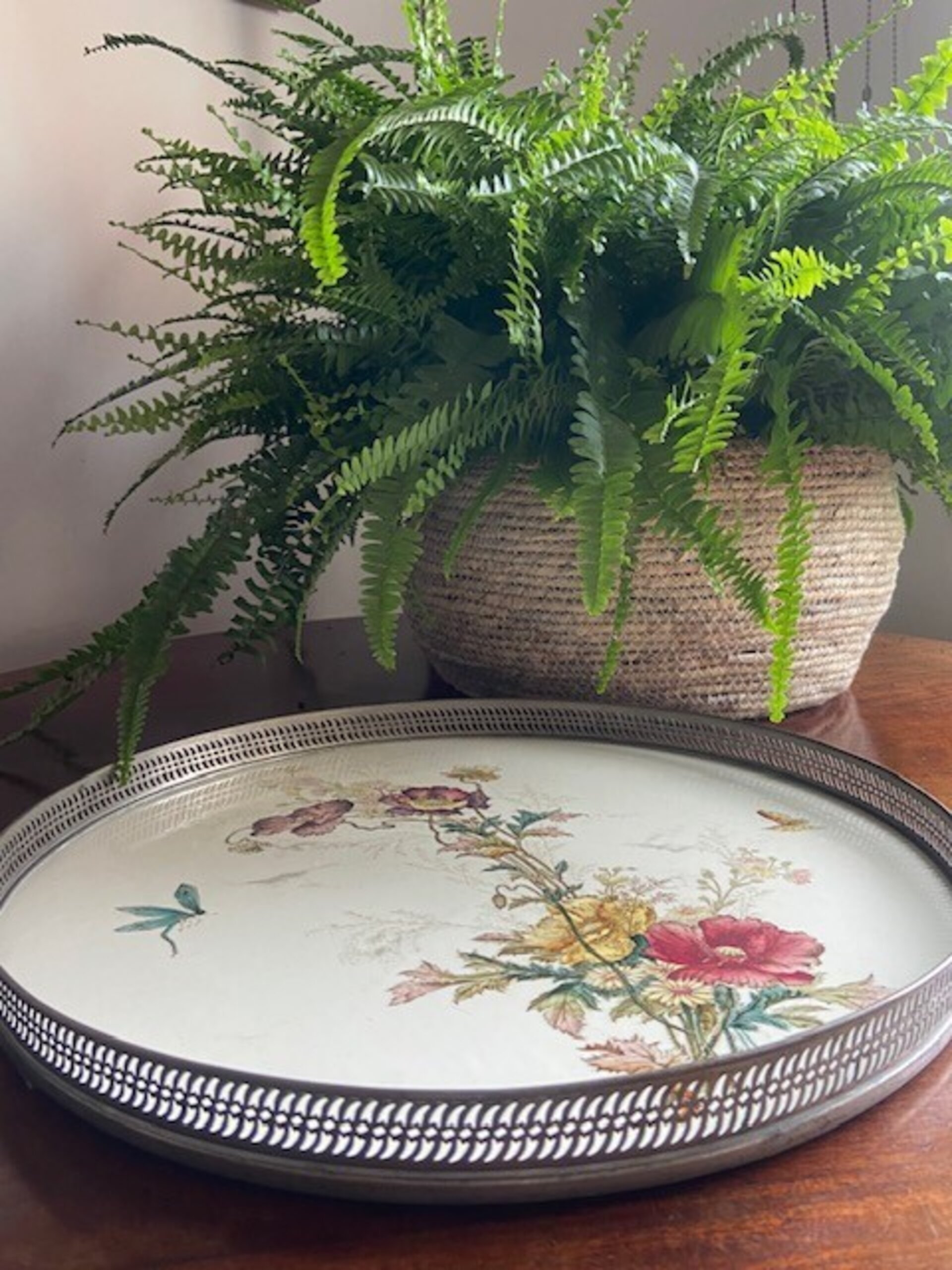 Bandeja redonda en cerámica "Mayólica" y barandilla de metal - 3