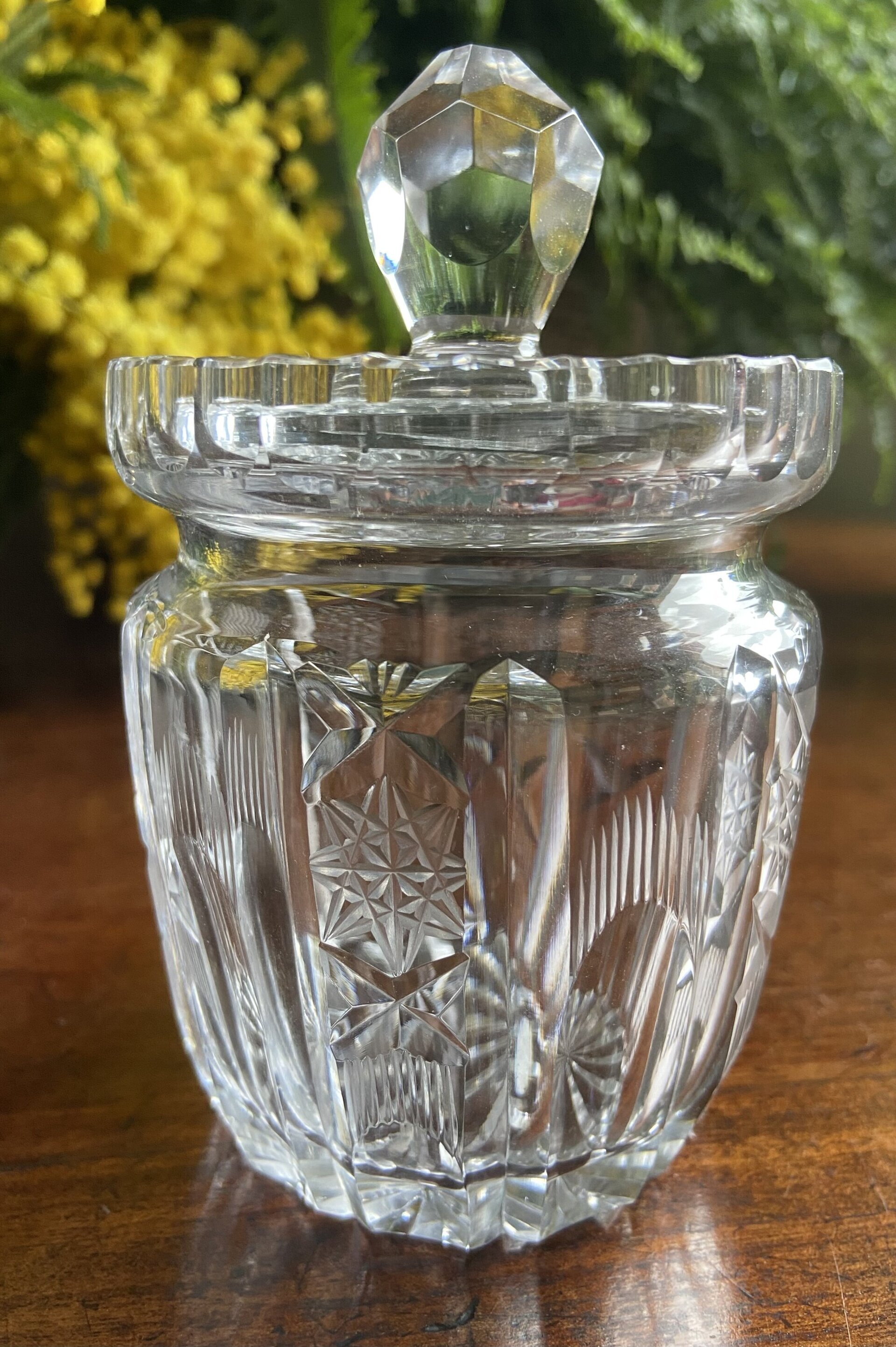 Azucarero/mermeladera en vidrio tallado. - 3