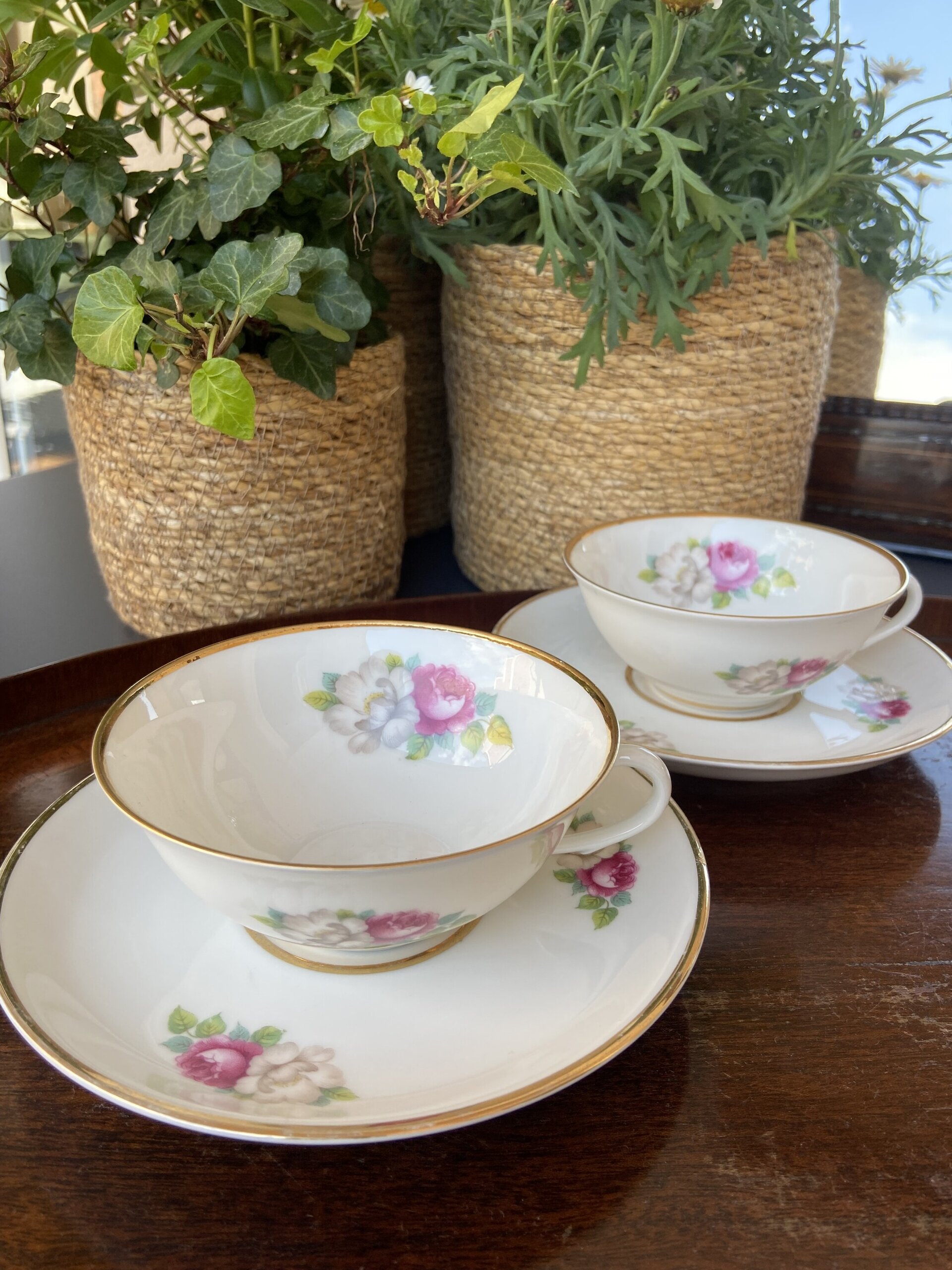 2 tazas de té en porcelana "Bidasoa". - 2