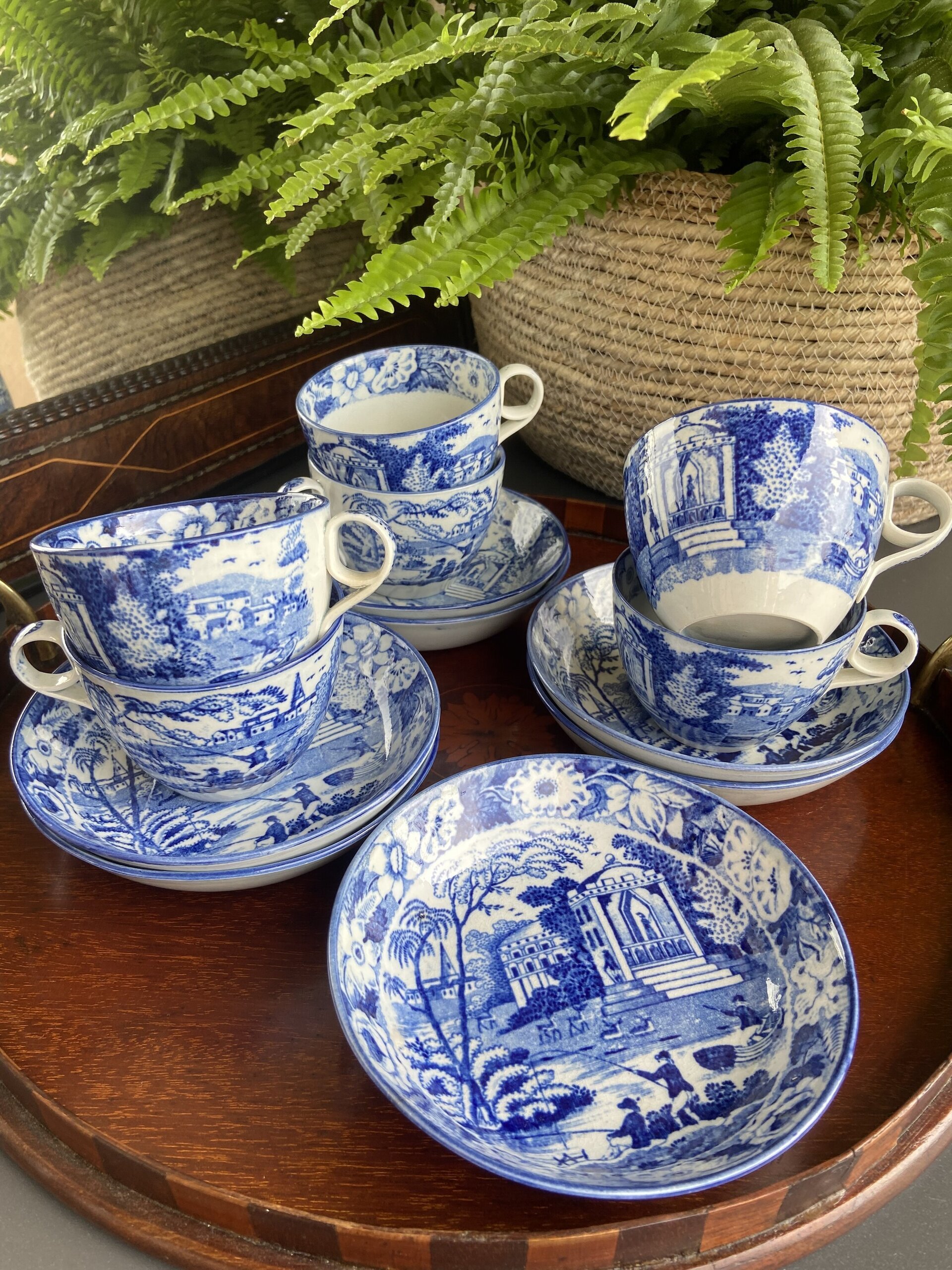 6 tazas de té en fina loza inglesa. - 13