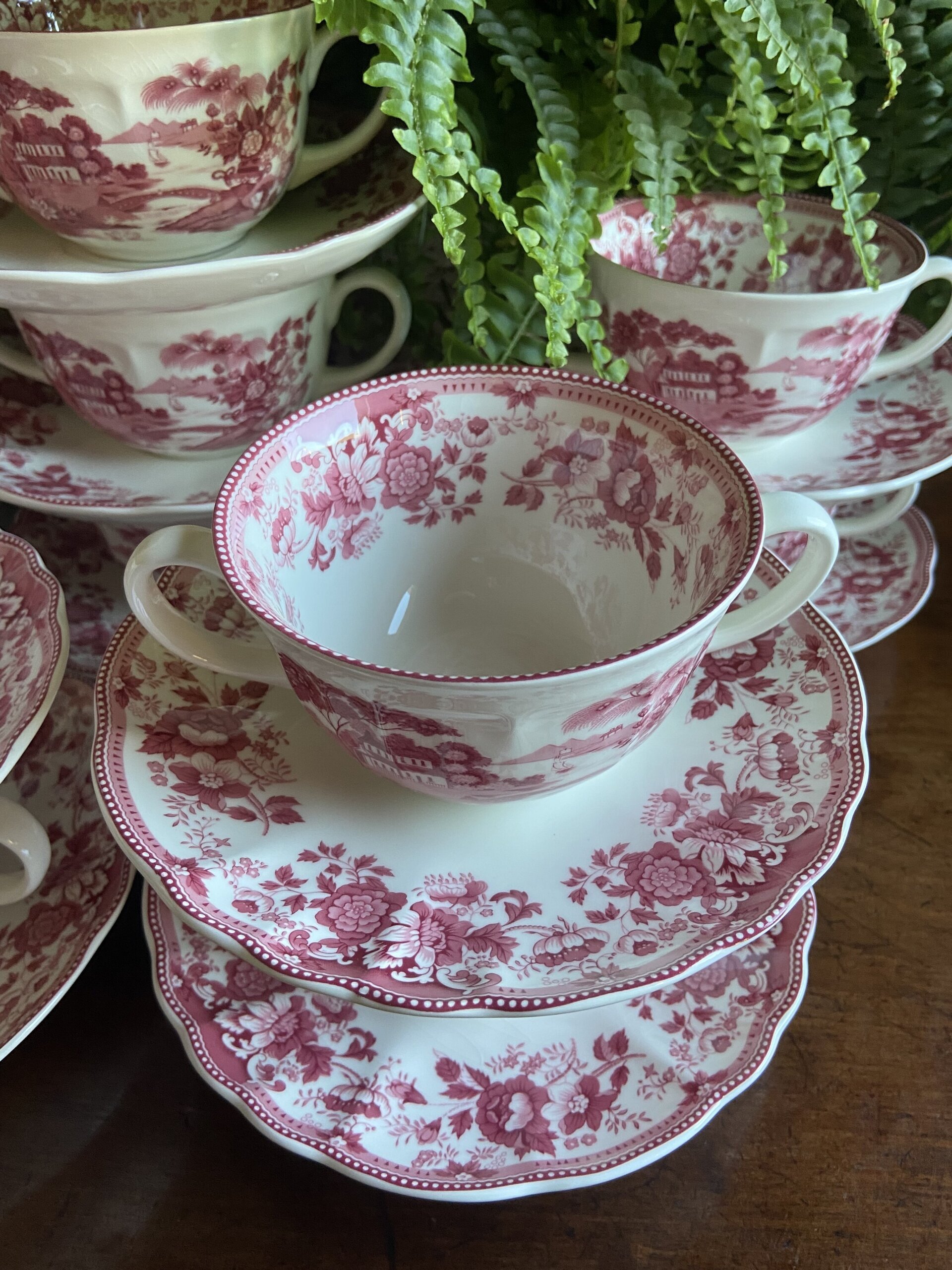 12 tazas de consomé en loza de "San Claudio" Asturias. - 6