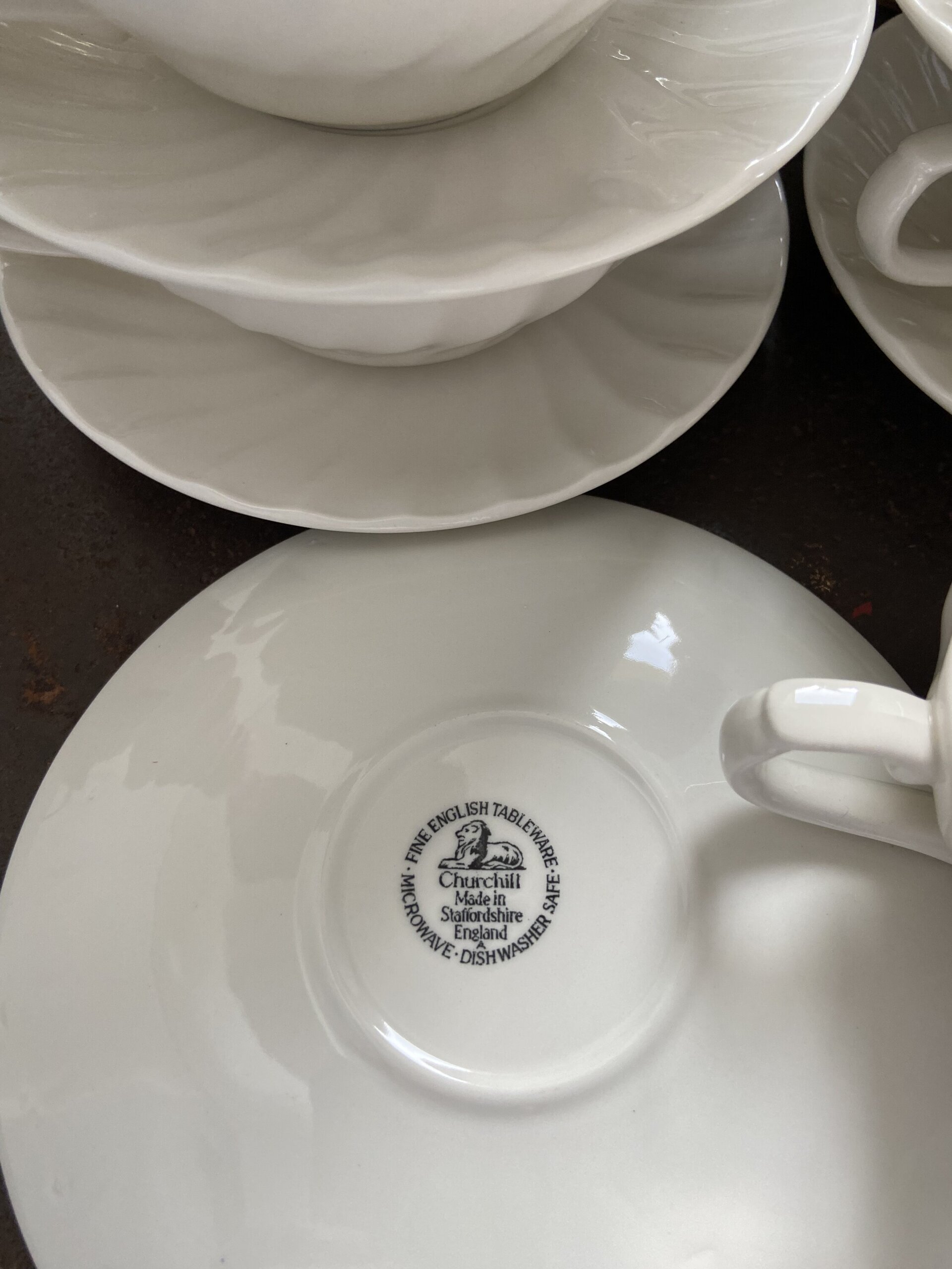 6 tazas consomé en loza blanca inglesa "Churchill". - 4