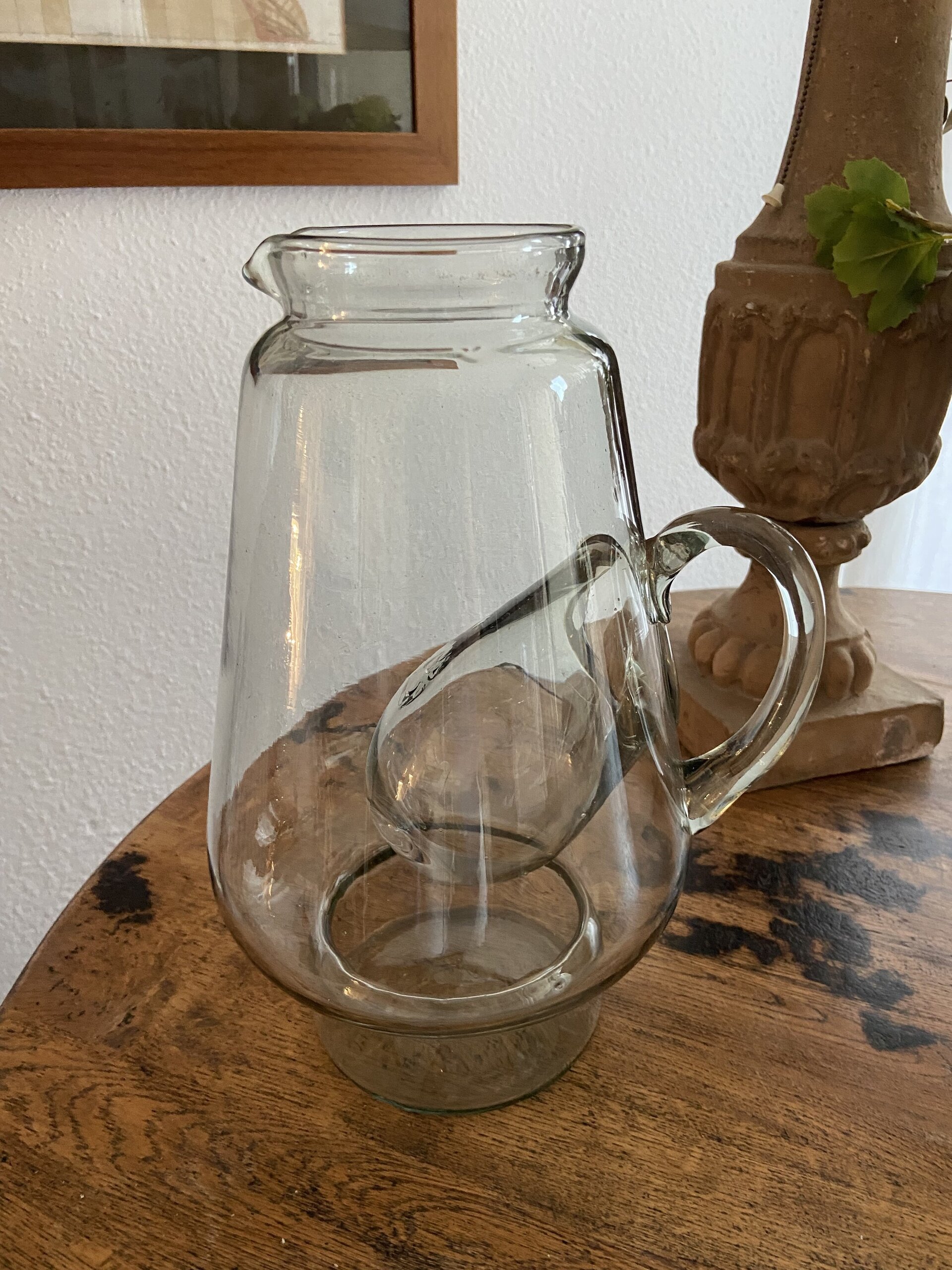 Jarra en vidrio soplado con compartimento para hielo. - 1