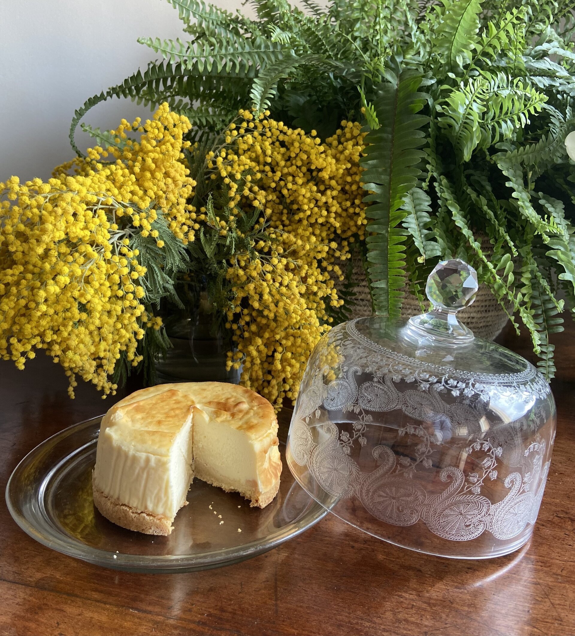 Fuente con campana en cristal tallado y serigrafiado. - 6