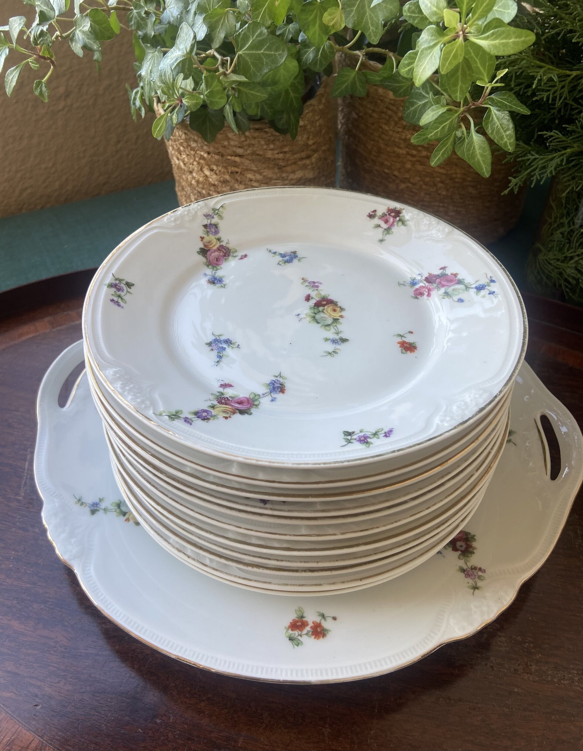 Fuente y 10 platos de merienda en porcelana suiza "Langenthal". - 6