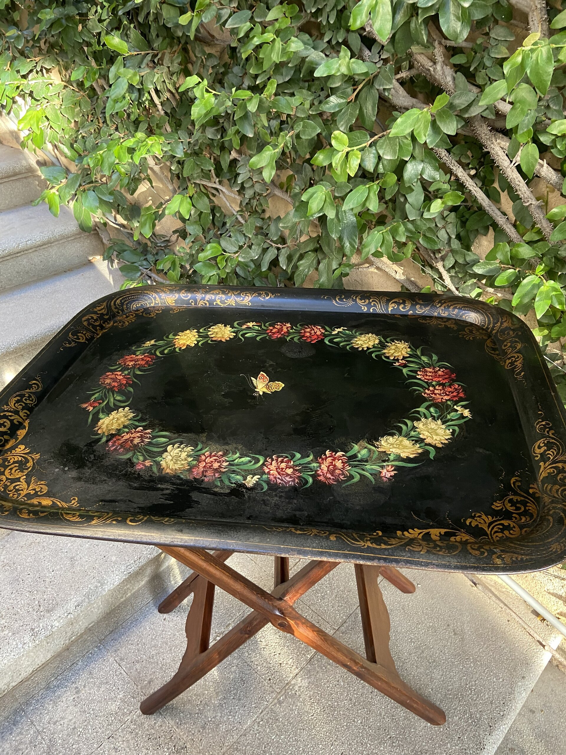 Bandeja de hierro flores y mariposa. - 3