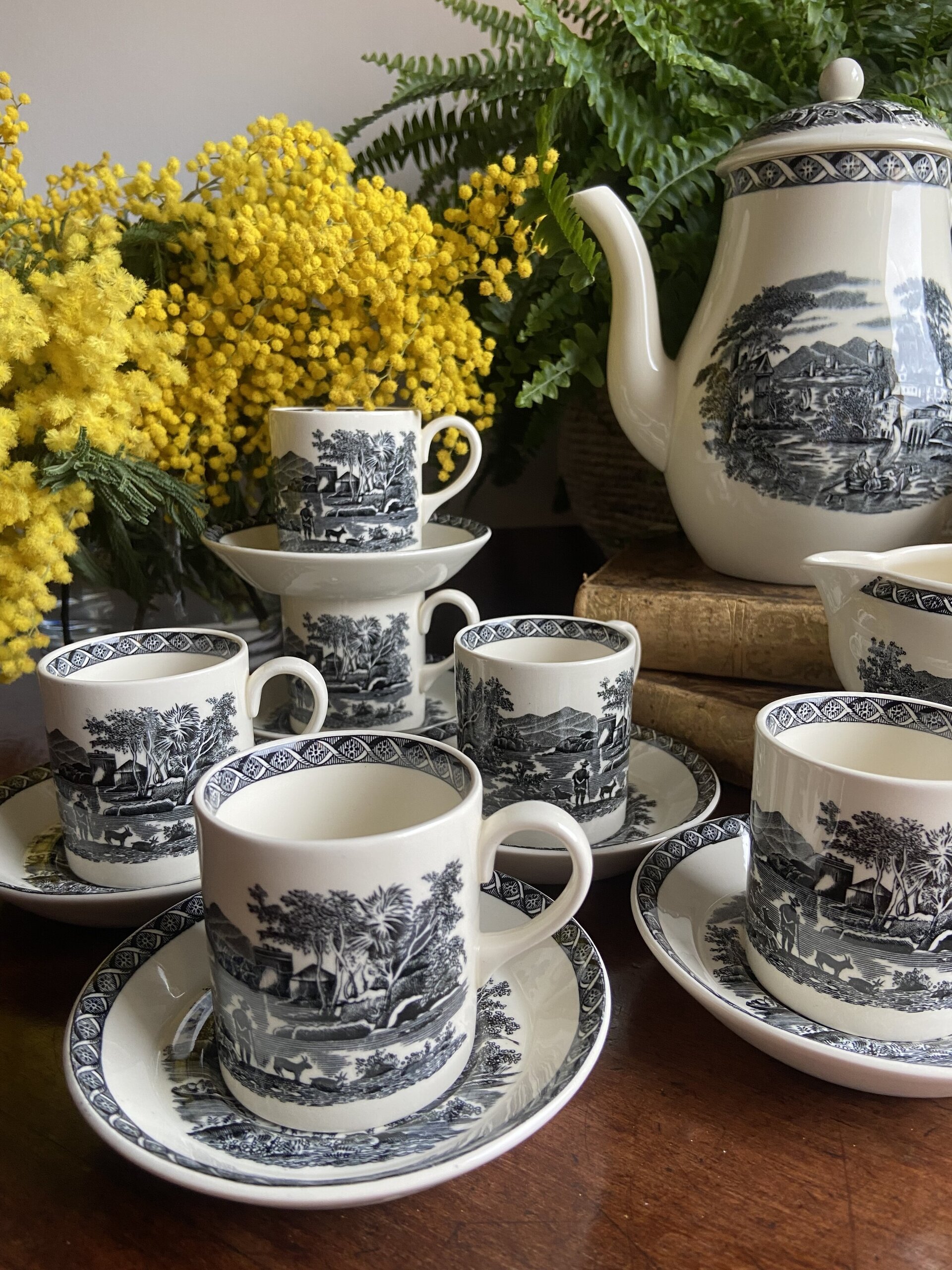 Juego de café en porcelana inglesa "Wedgwood" (mod. Lugano). - 7